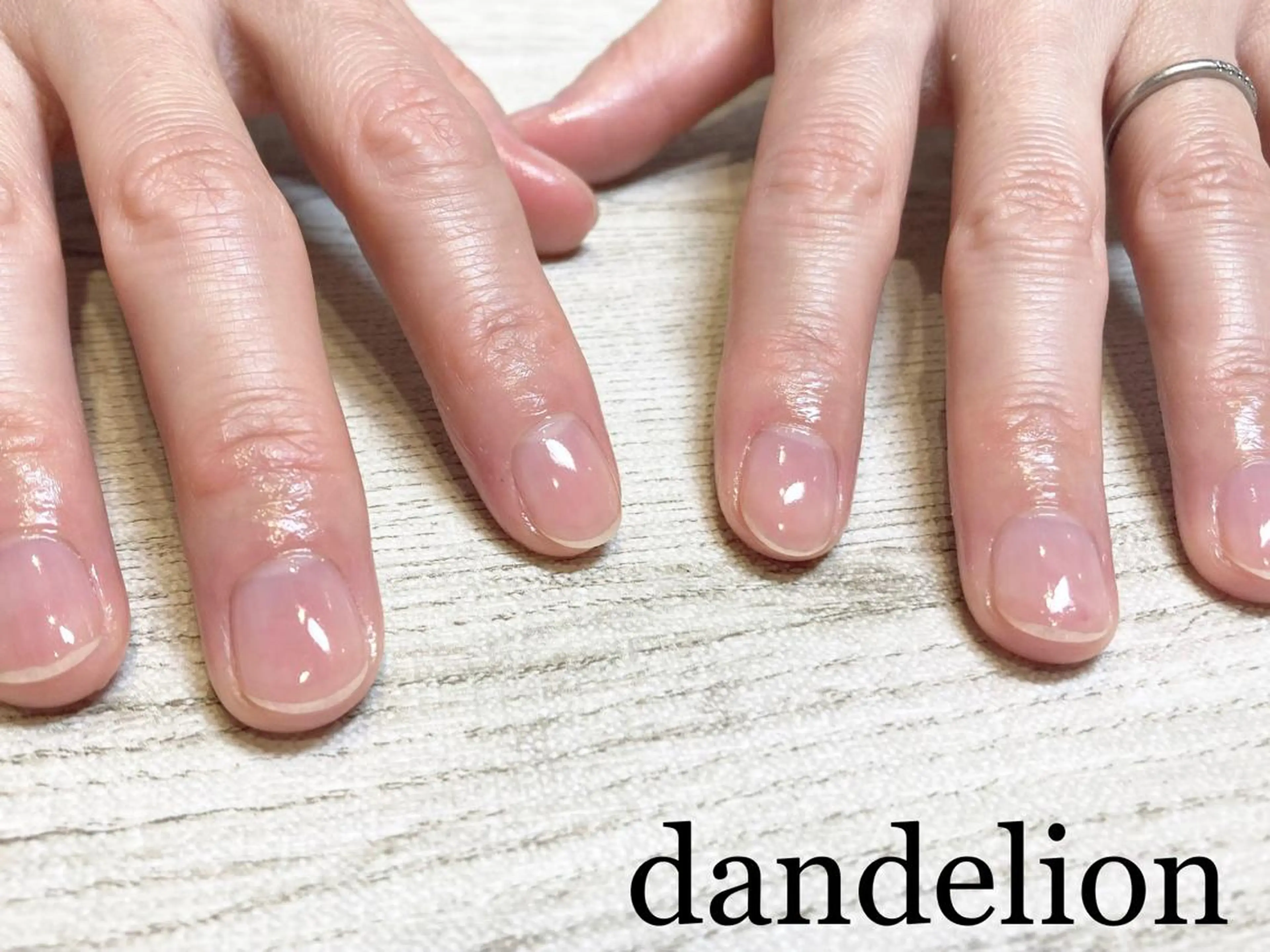 ネイル ハンドネイル ハンドケア dandelion ダンデライオンのネイルデザイン