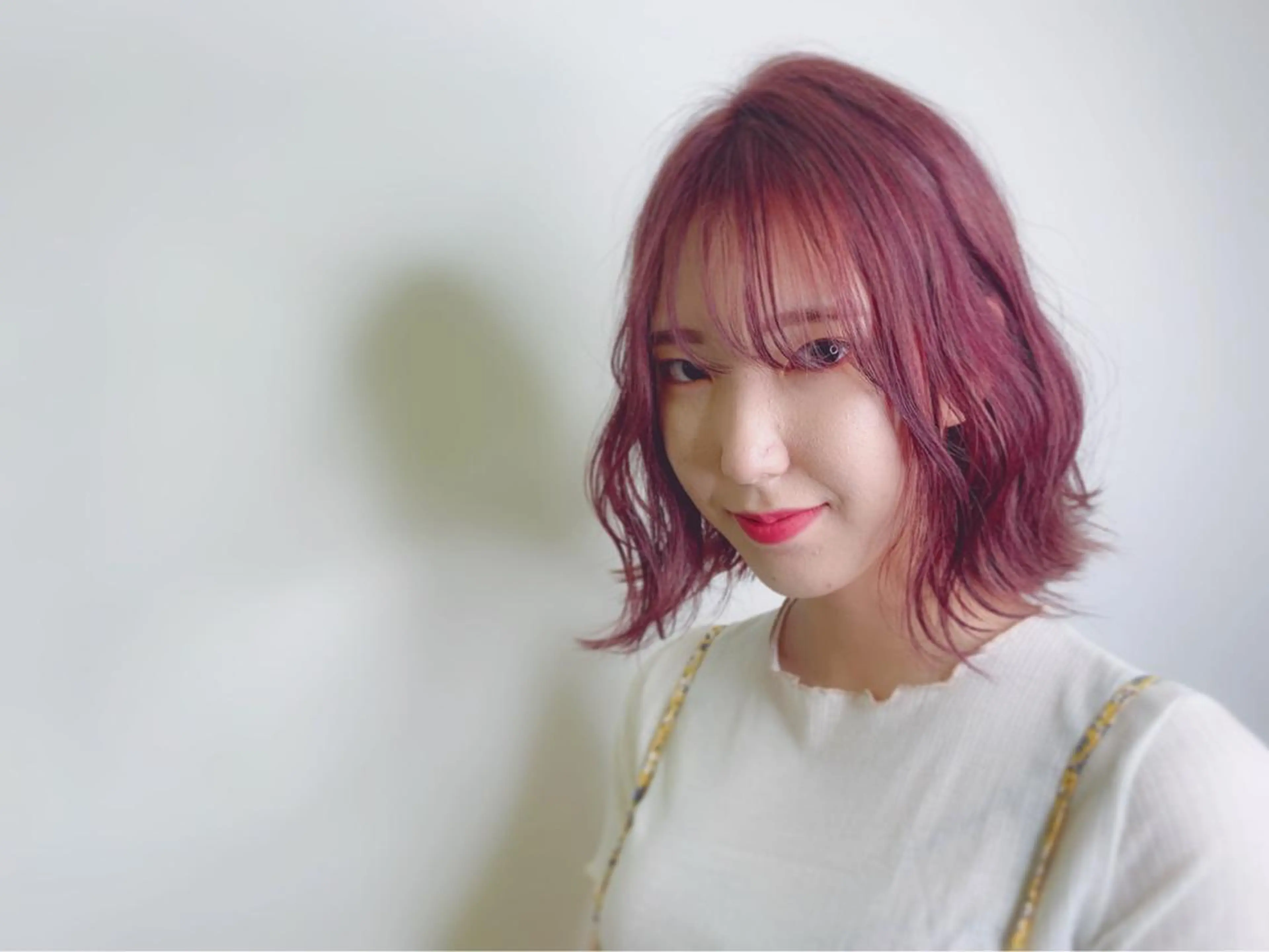 ミディアム カラー 宮永 智香のヘアスタイル