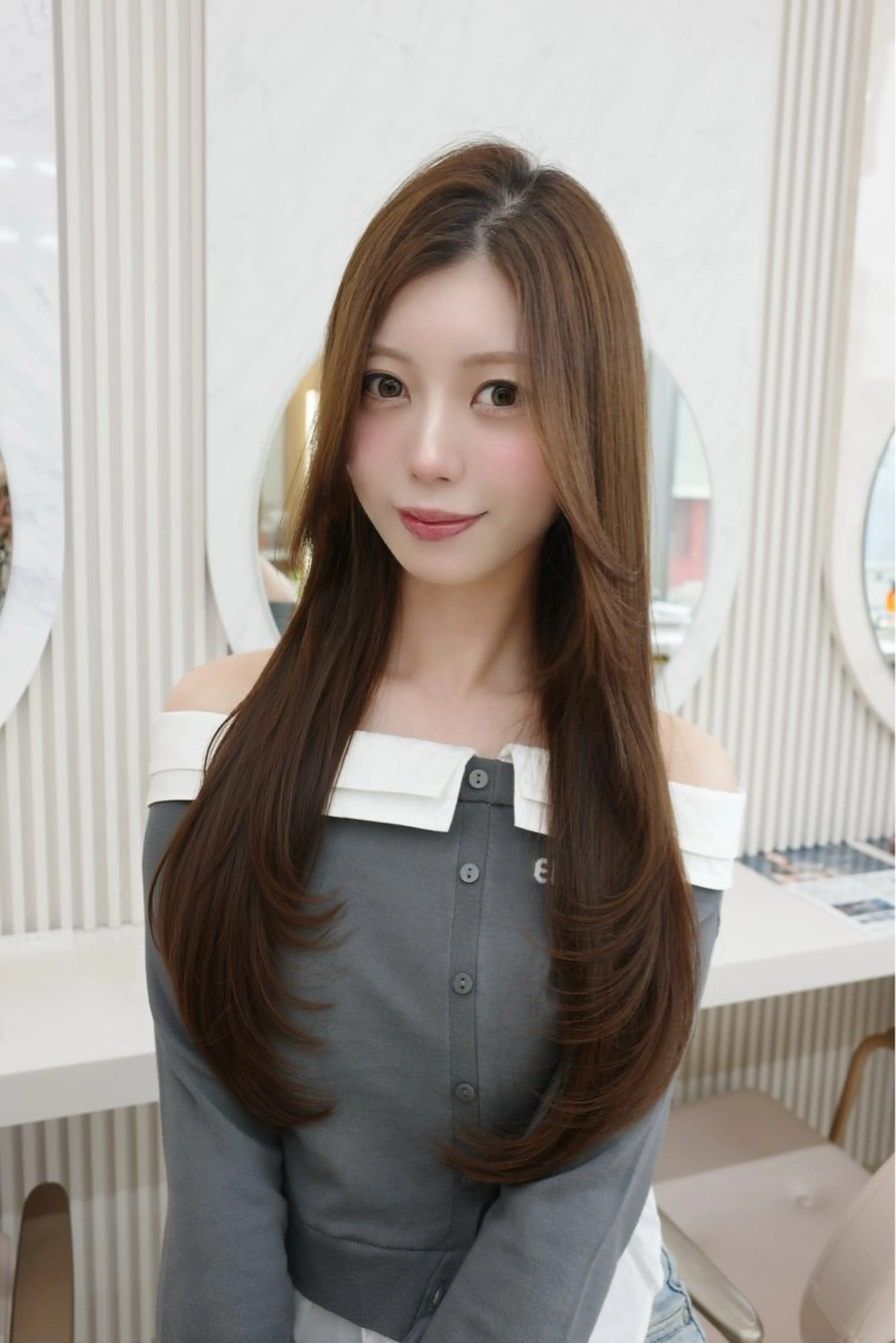 ロング カラー 顔周りカット ハイレイヤー 韓国風ヘア レイヤーカット ロング カット ヘアカラー トリートメント 韓国くびれヘア 顔まわり新宿/さやかのヘアスタイル