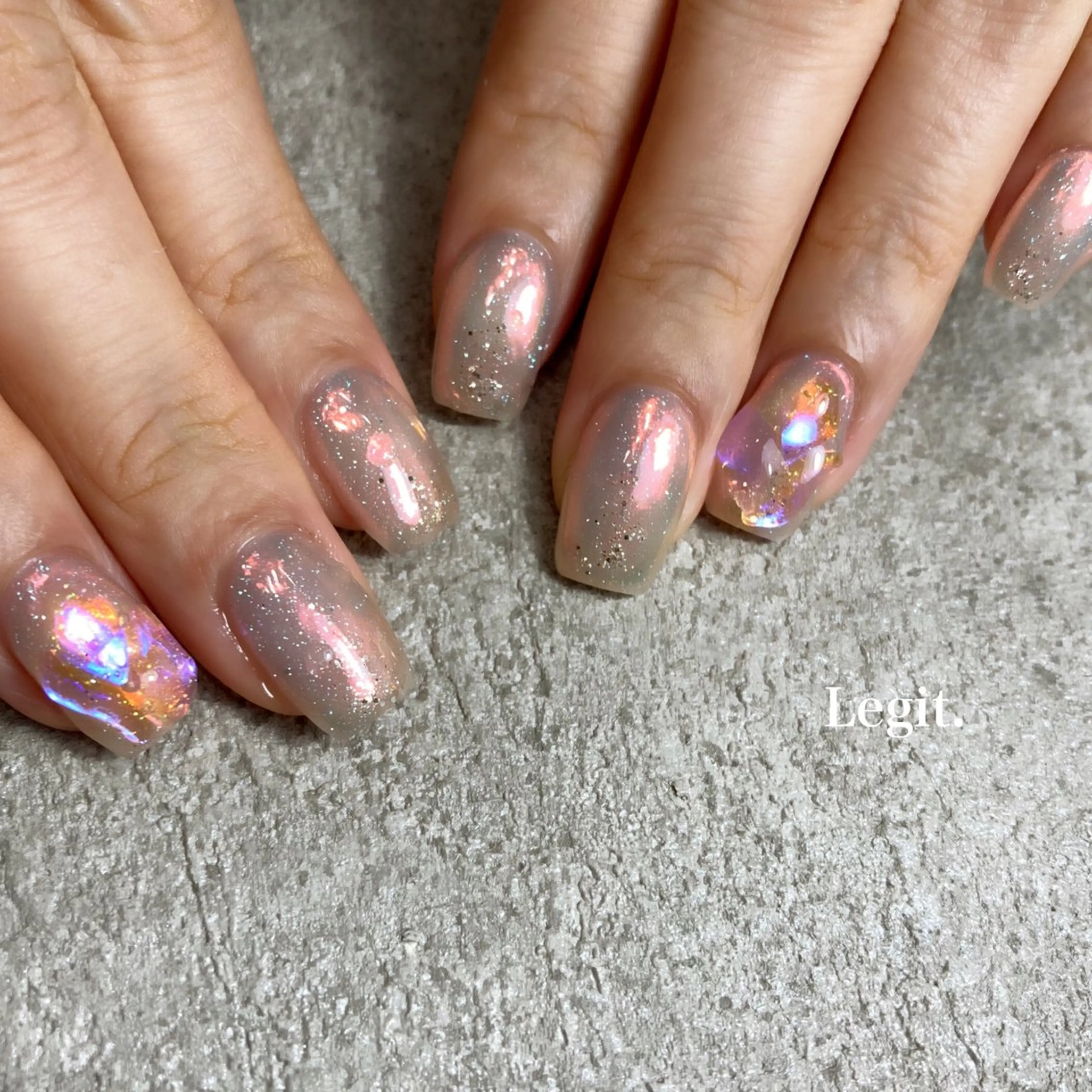 ネイル オーロラネイル ミラーネイル Legit nail salonのネイルデザイン