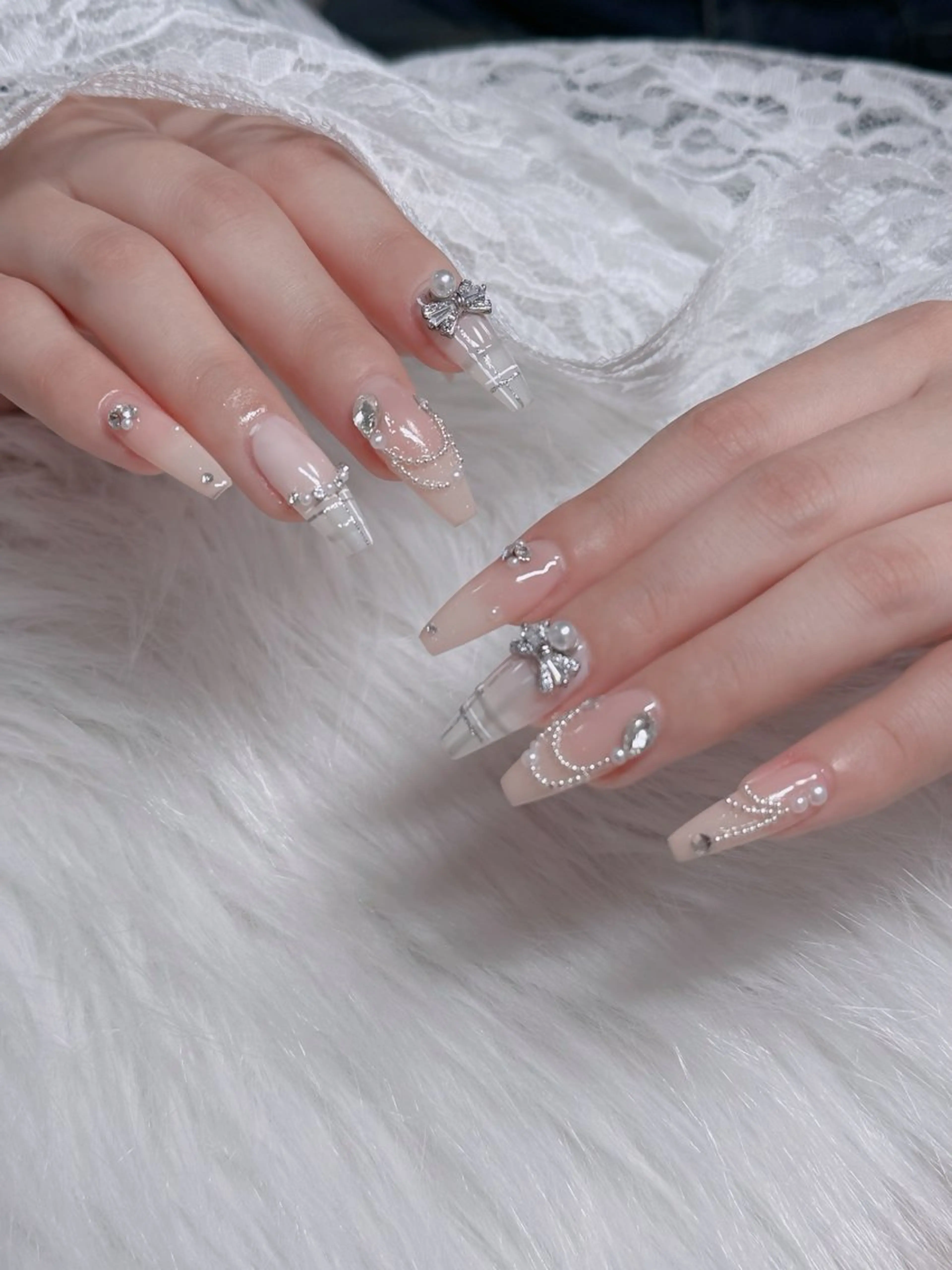 ネイル フレンチネイル ジェルネイル ガラスフレンチ ハロウィン ハート H.baby Nail Salonのネイルデザイン