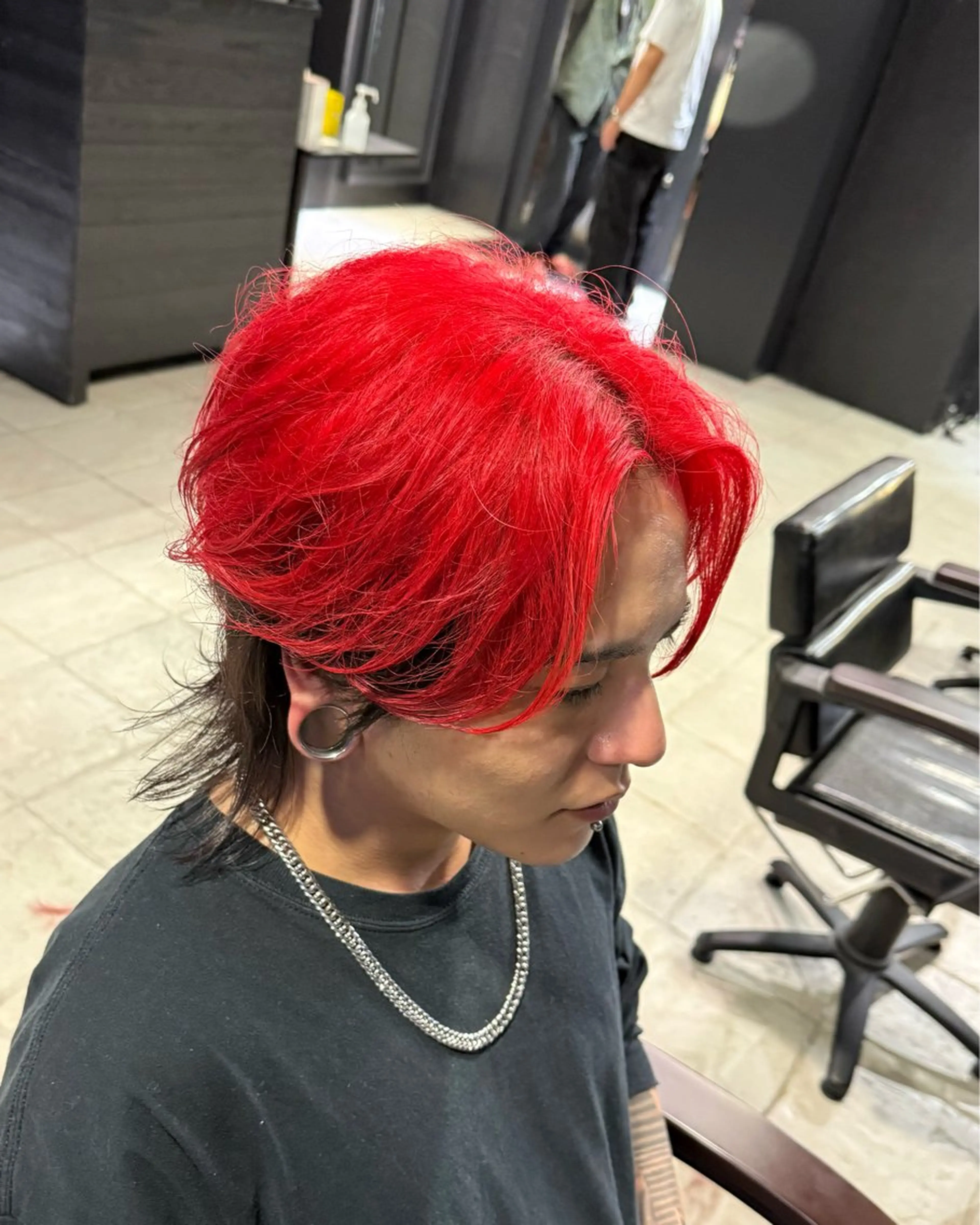 ミディアム カラー メンズ センターパート メンズインナーカラー メンズウルフカット インナーカラー ウルフカット カット ヘアカラー 難波/メンズウルフ・ フェザーパーマ鶴田文のヘアスタイル