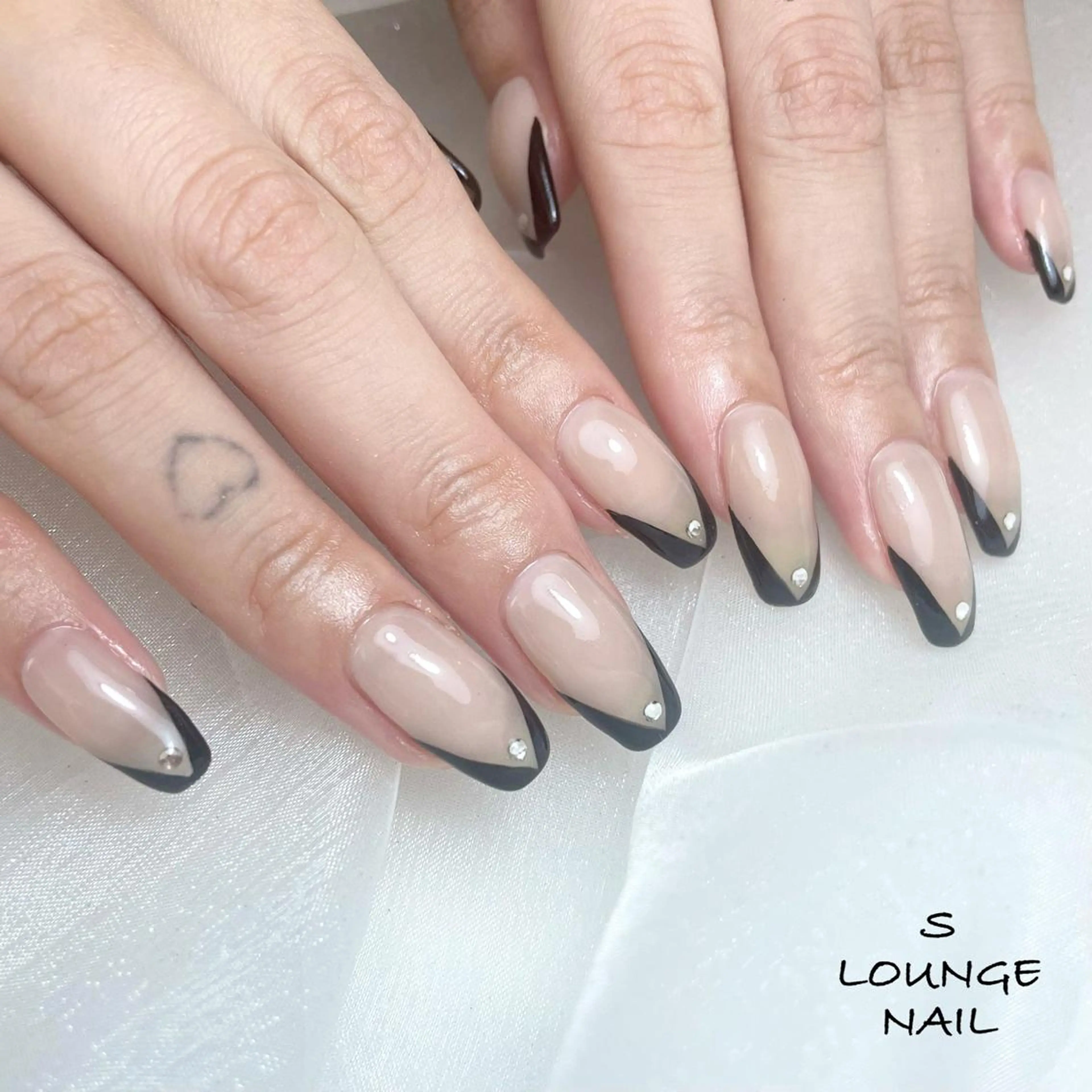 ネイル ハンドネイル フットネイル S LOUNGE NAIL所属・パーツたくさん🍓 SUMIのネイルデザイン