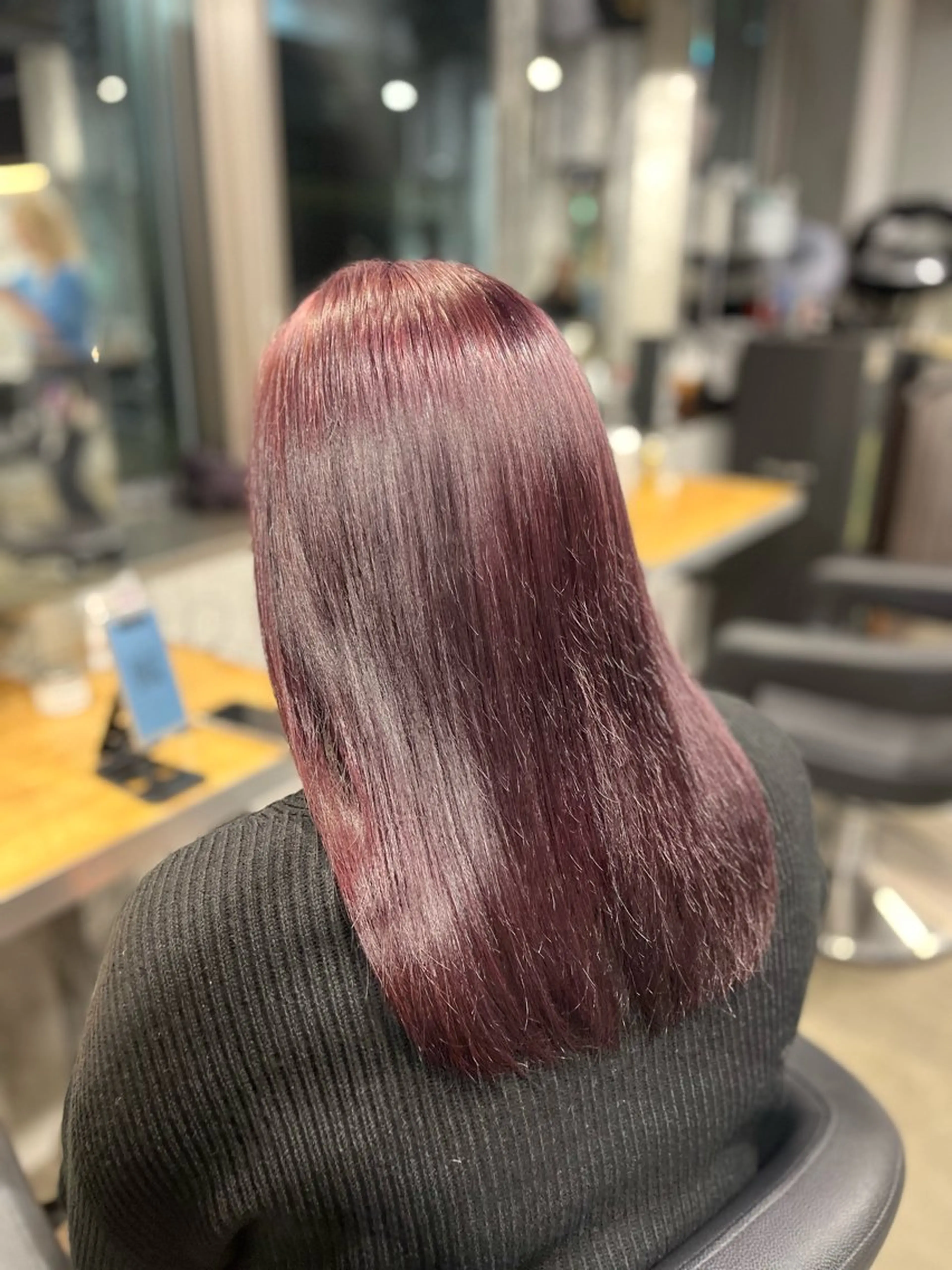 ロング カラー カット ヘアカラー トリートメント ハイトーンカラー 🦄レイヤーカットのヘアスタイル