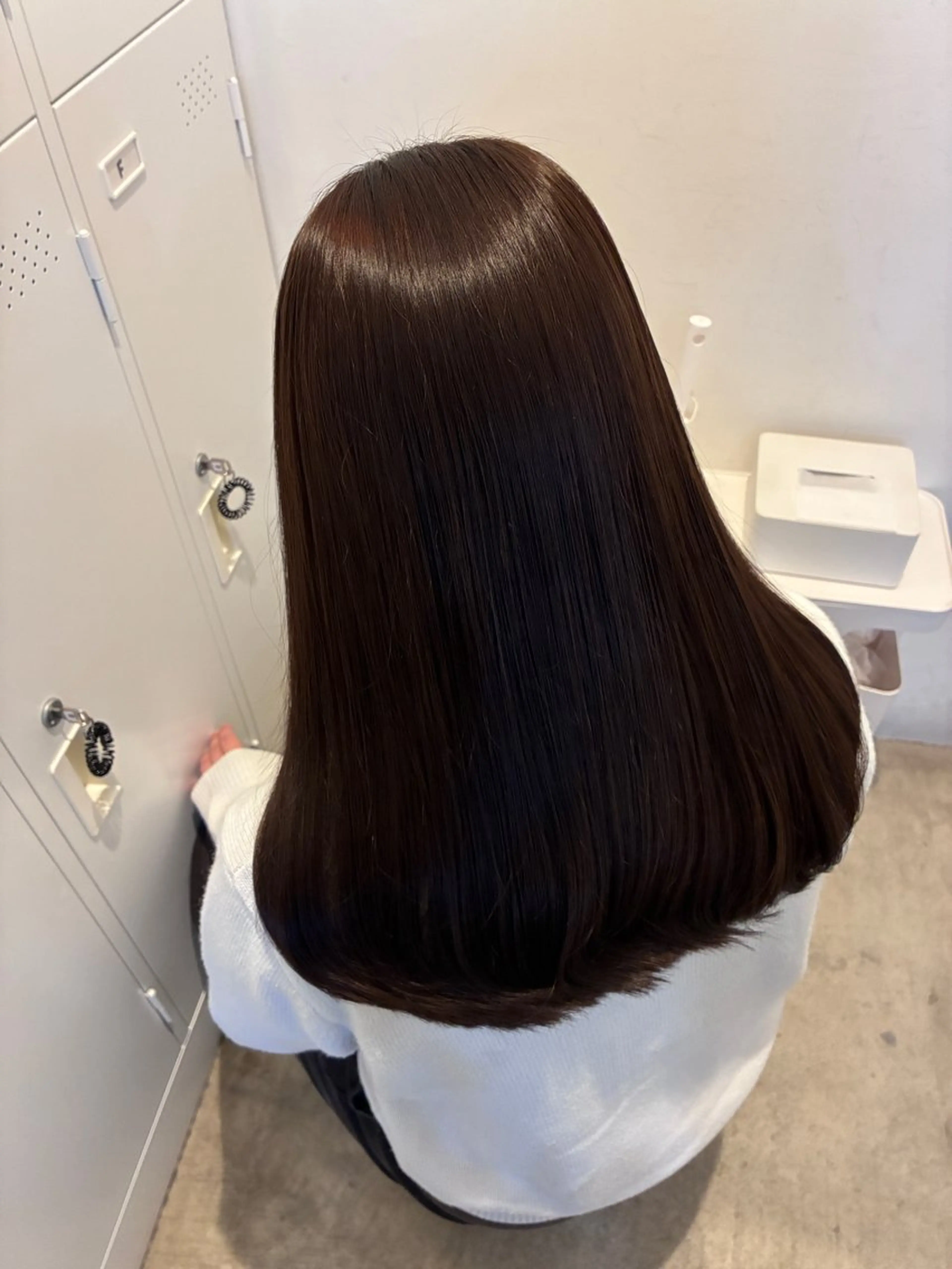 ロング カラー ベージュカラー 透明感カラー ラベンダーカラー オリーブベージュ くびれヘア カット ヘアカラー トリートメント SEIRA🤍 レイヤーカットのヘアスタイル