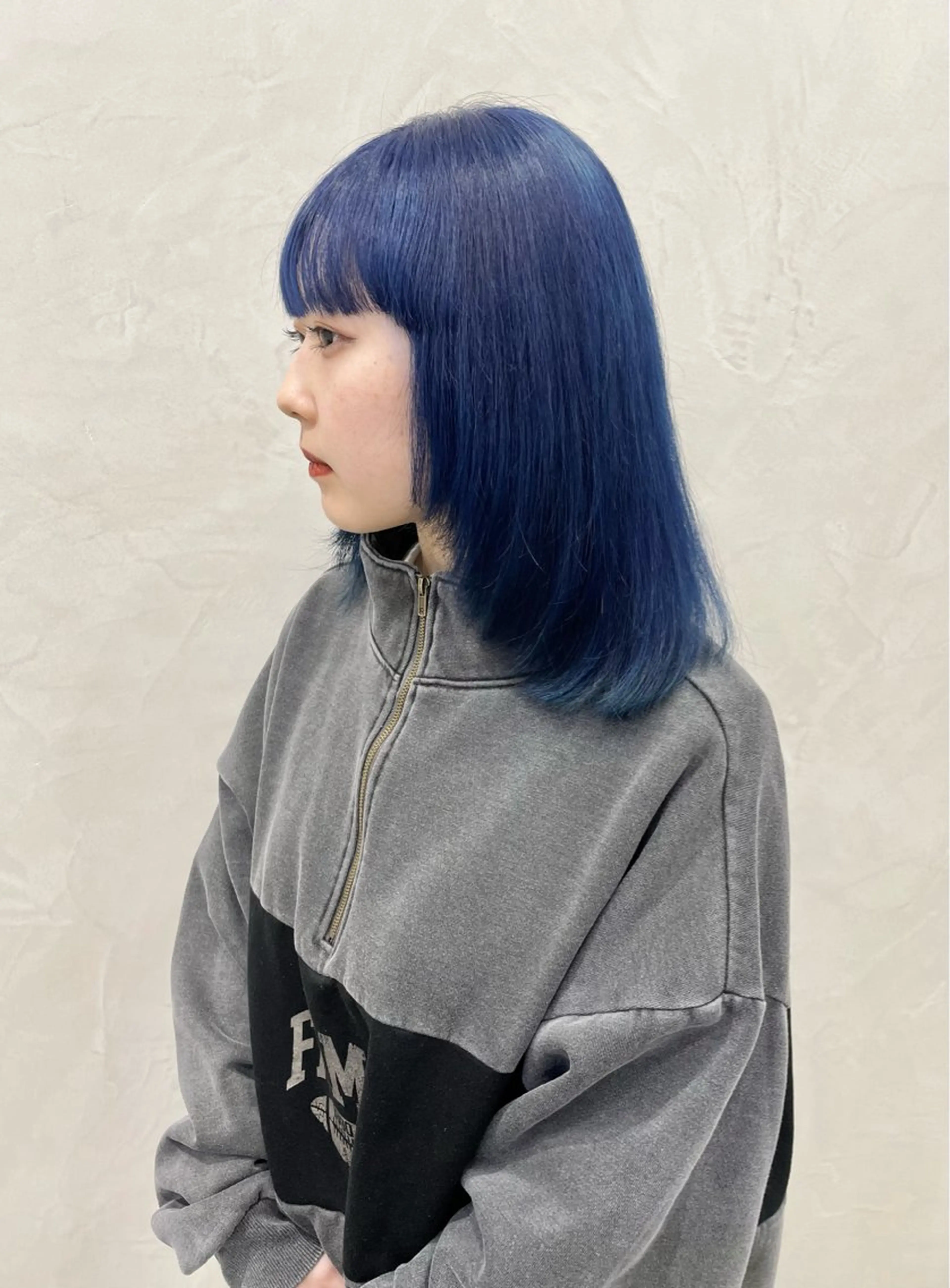 ミディアム ヘアカラー 尾形 日和のヘアスタイル