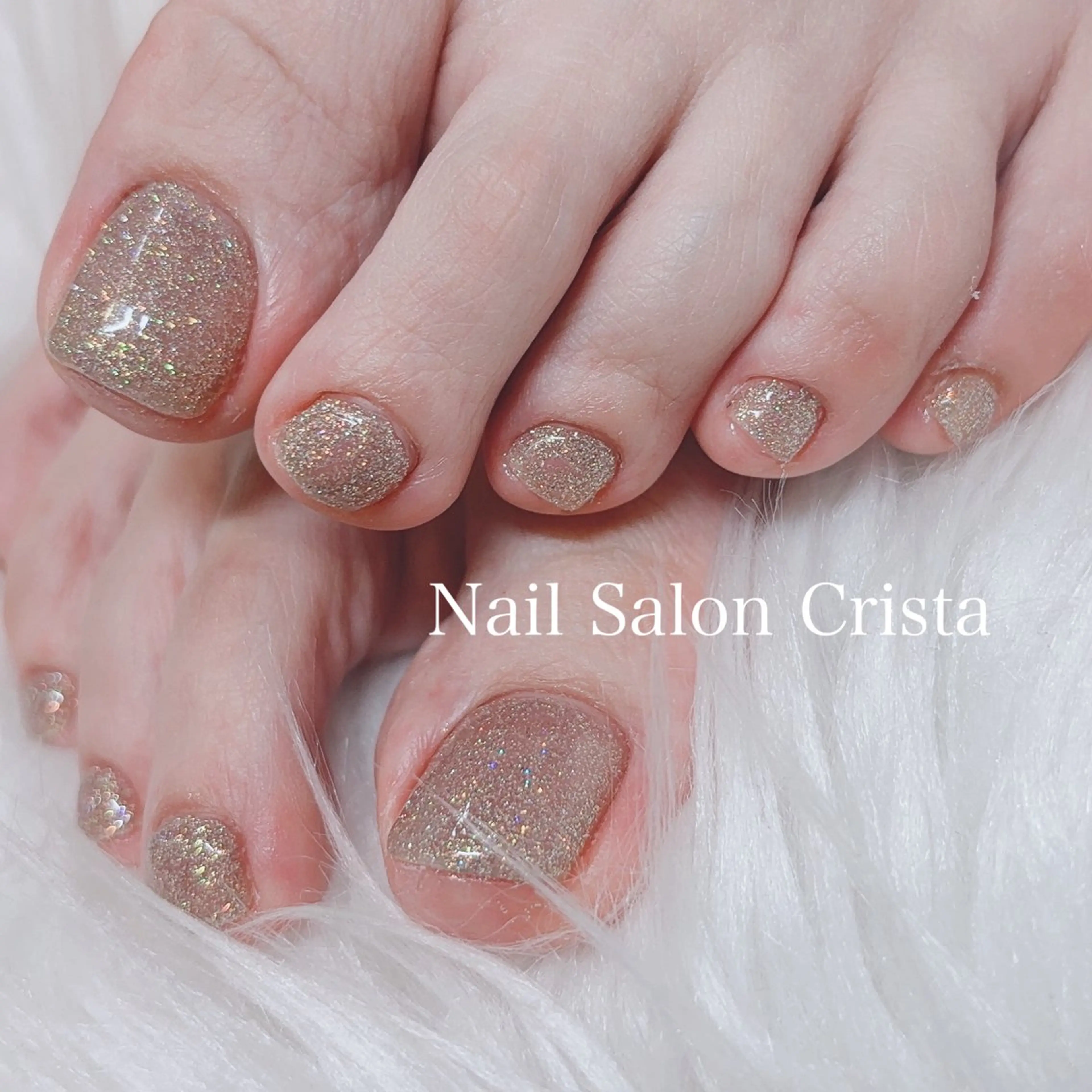 ネイル フラッシュネイル フットネイル ジェルネイル キラキラネイル パラジェル フットネイル NAILSALON CRISTA所属・🤍CRISTA yui🤍のネイルデザイン