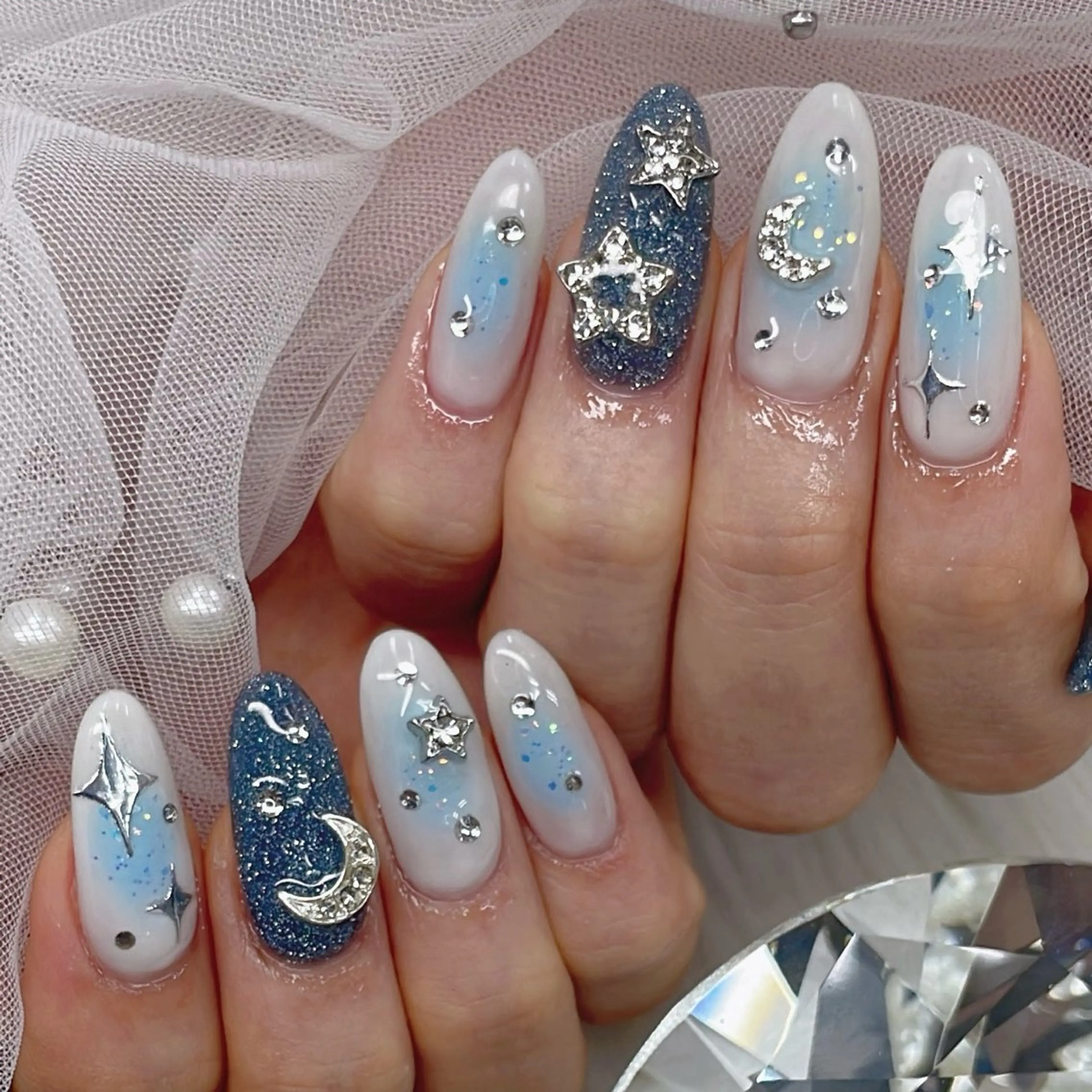 ネイル ブルー チークネイル フラッシュネイル キラキラネイル シンプルネイル ハンドネイル ♡tener♡ YURINEのネイルデザイン