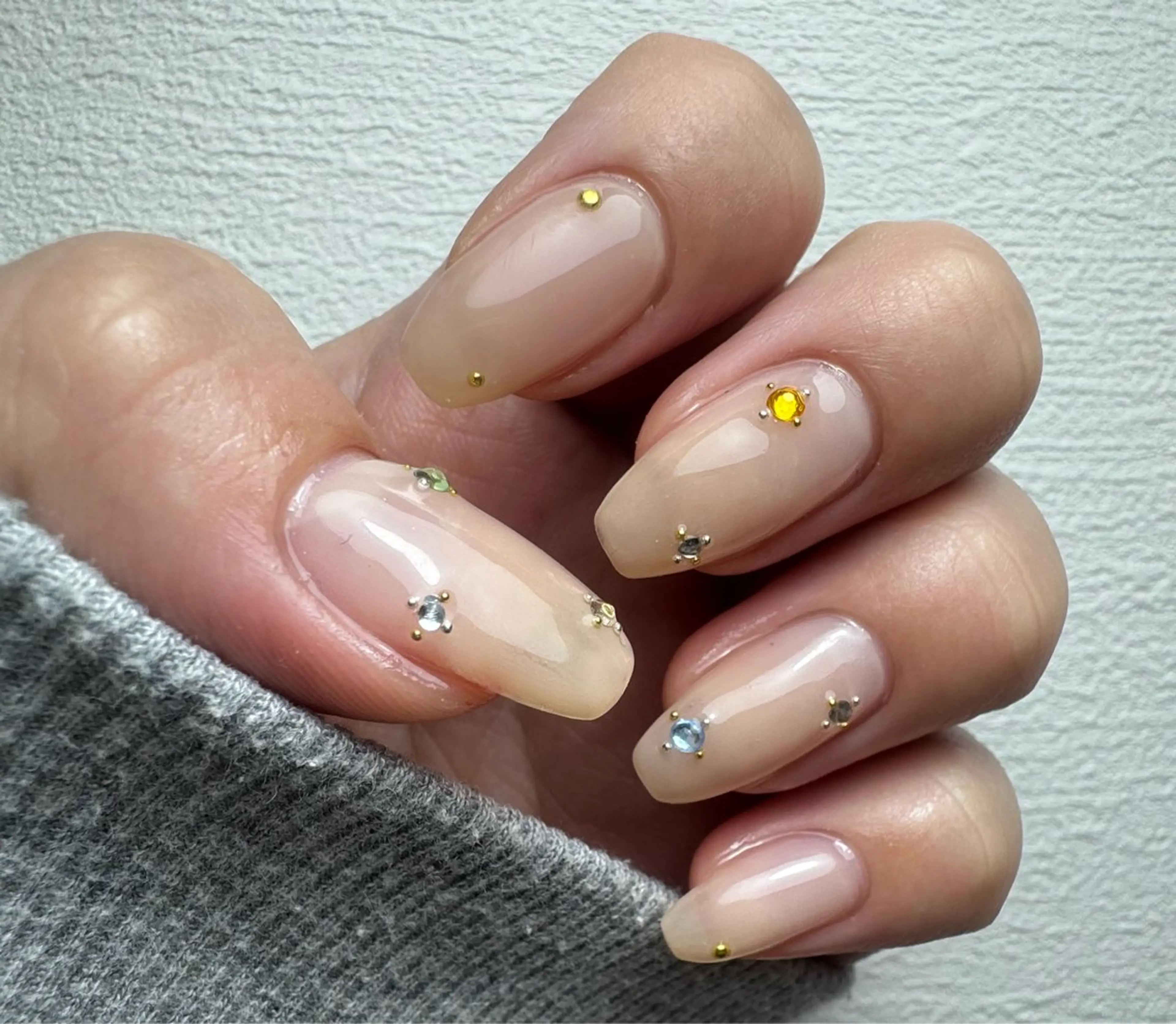 ネイル シンプルネイル ストーンネイル yglow所属・yglow 【yuri】のネイルデザイン