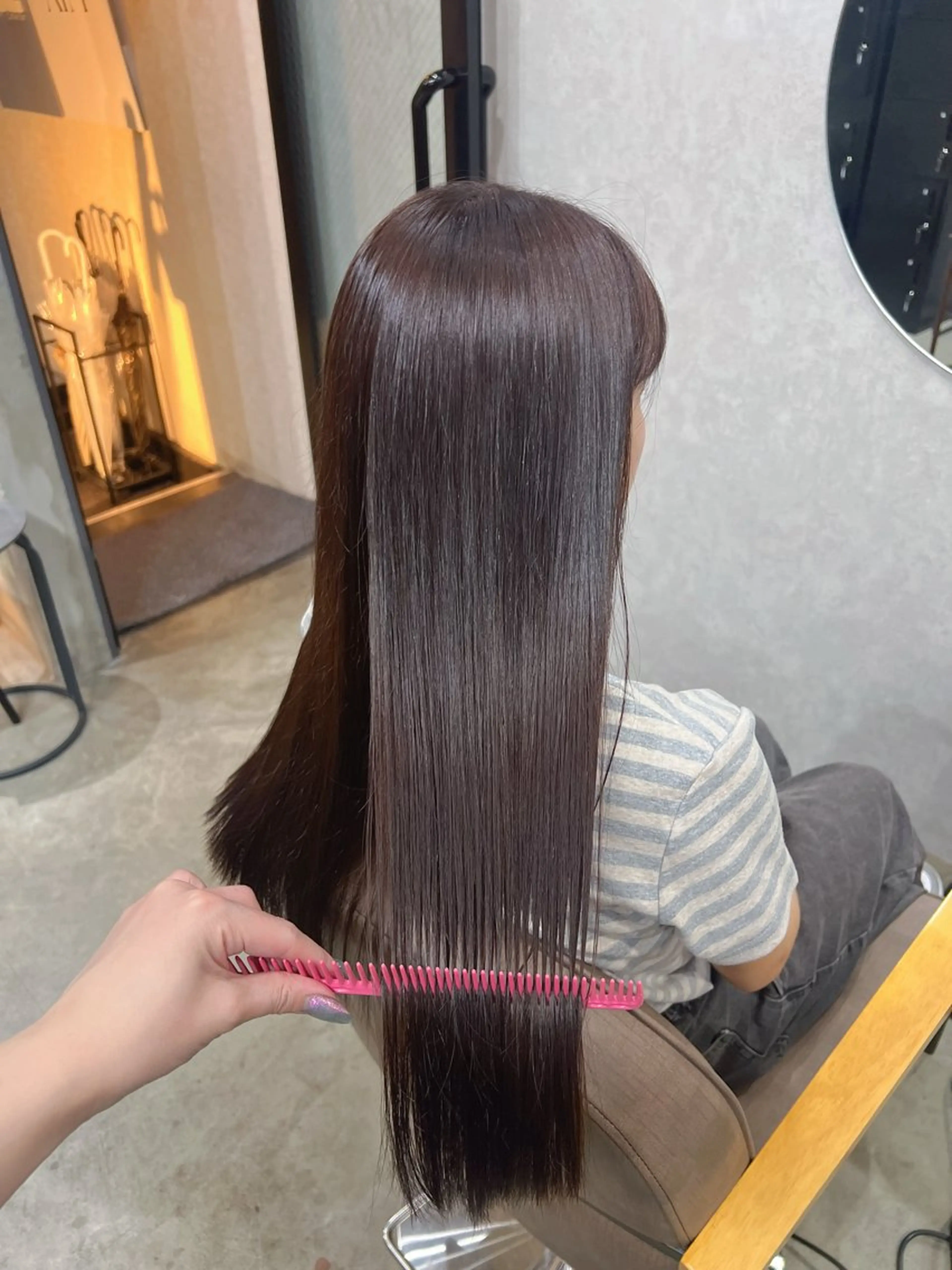 ロング カラー ベージュカラー ブリーチ ブラウンカラー ケアブリーチ ショコラブラウン ヘアカラー YUI ハイトーンカラーのヘアスタイル