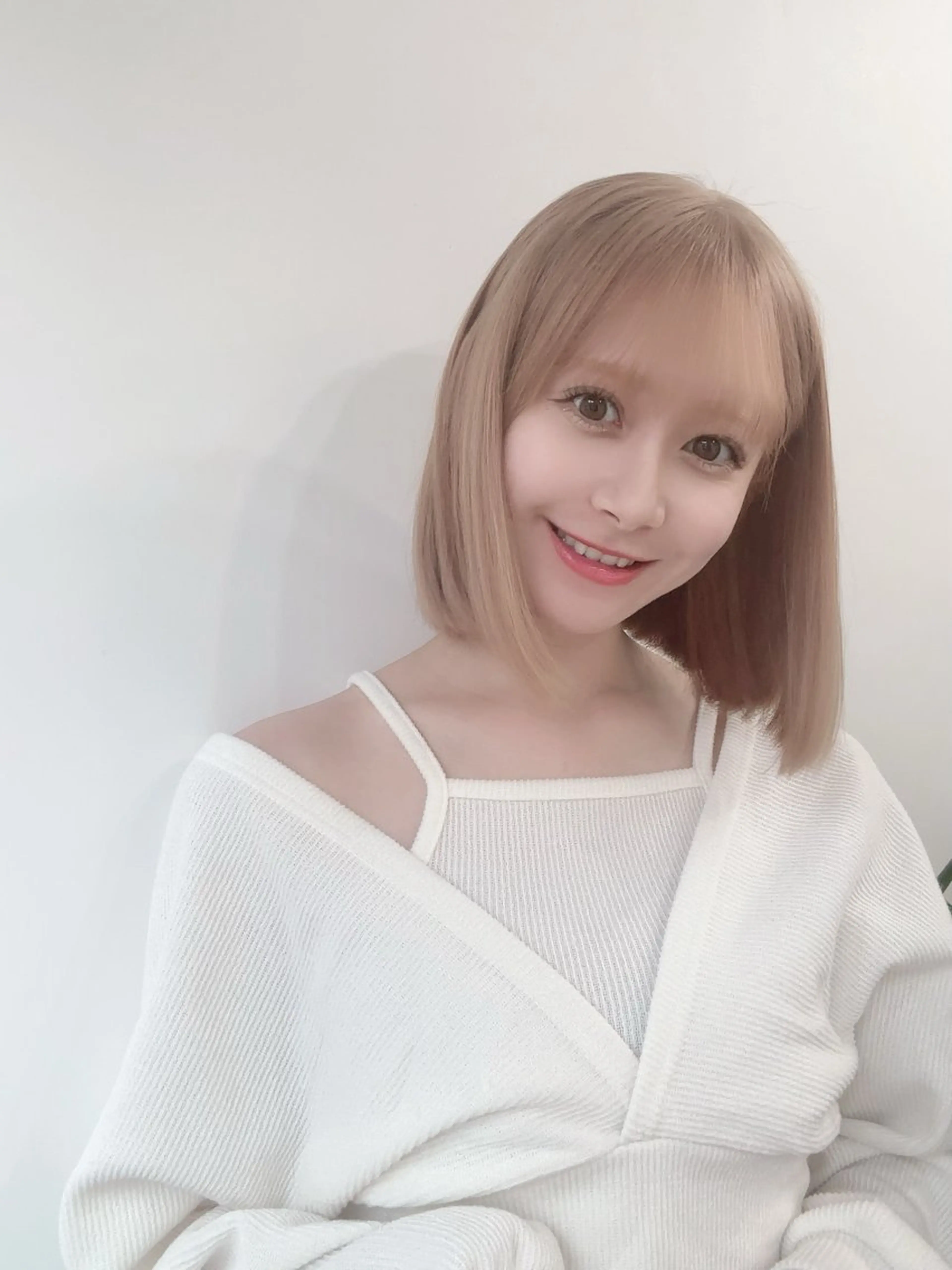 ミディアム カラー 韓国風ヘア 似合わせカット 小顔カット カット ヘアカラー トリートメント 武田涼レイヤーカット 髪質改善×縮毛矯正のヘアスタイル