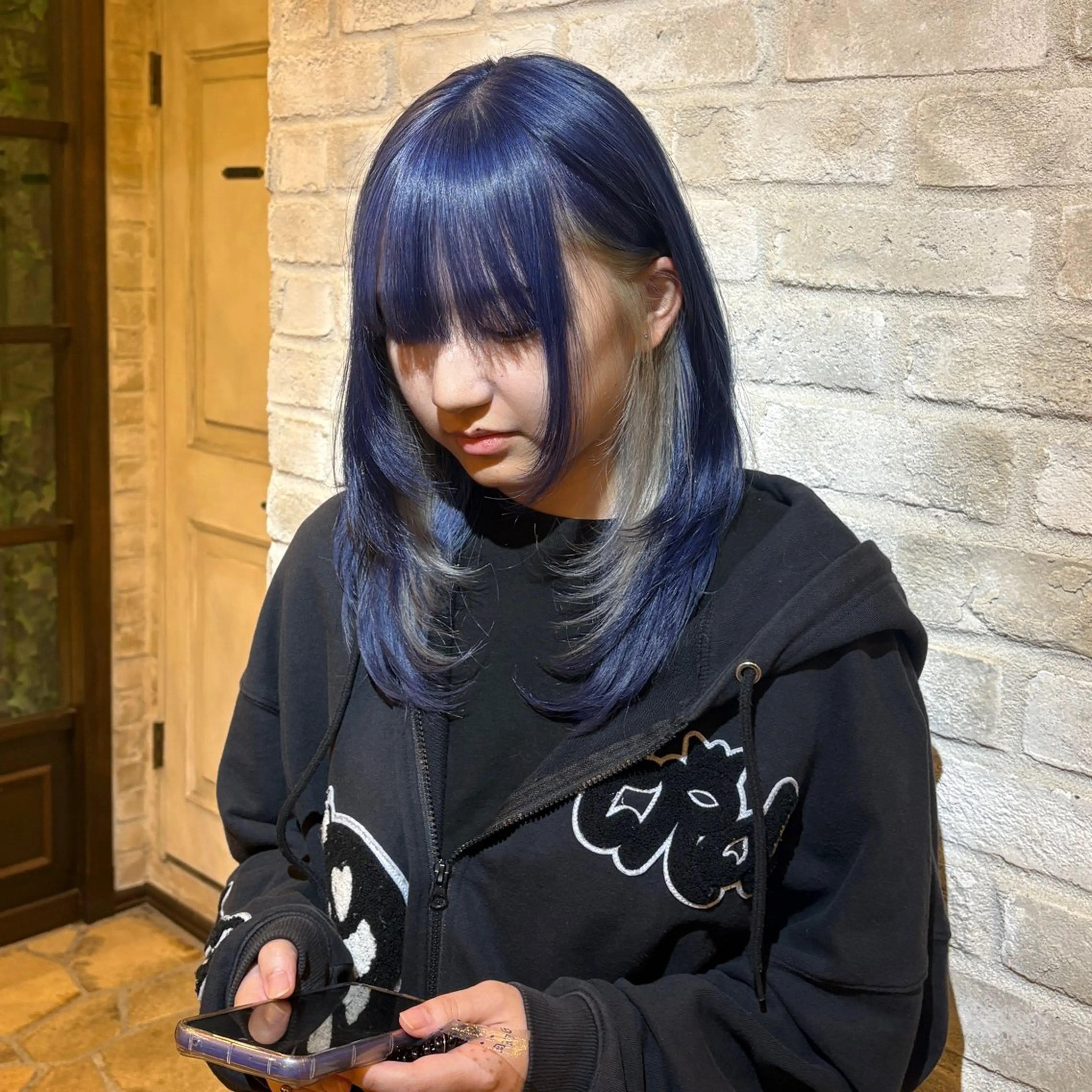 セミロング カラー ブルーカラー シルバー ホワイトシルバー ヘアカラー 🐺イノウエ サキ🐺のヘアスタイル