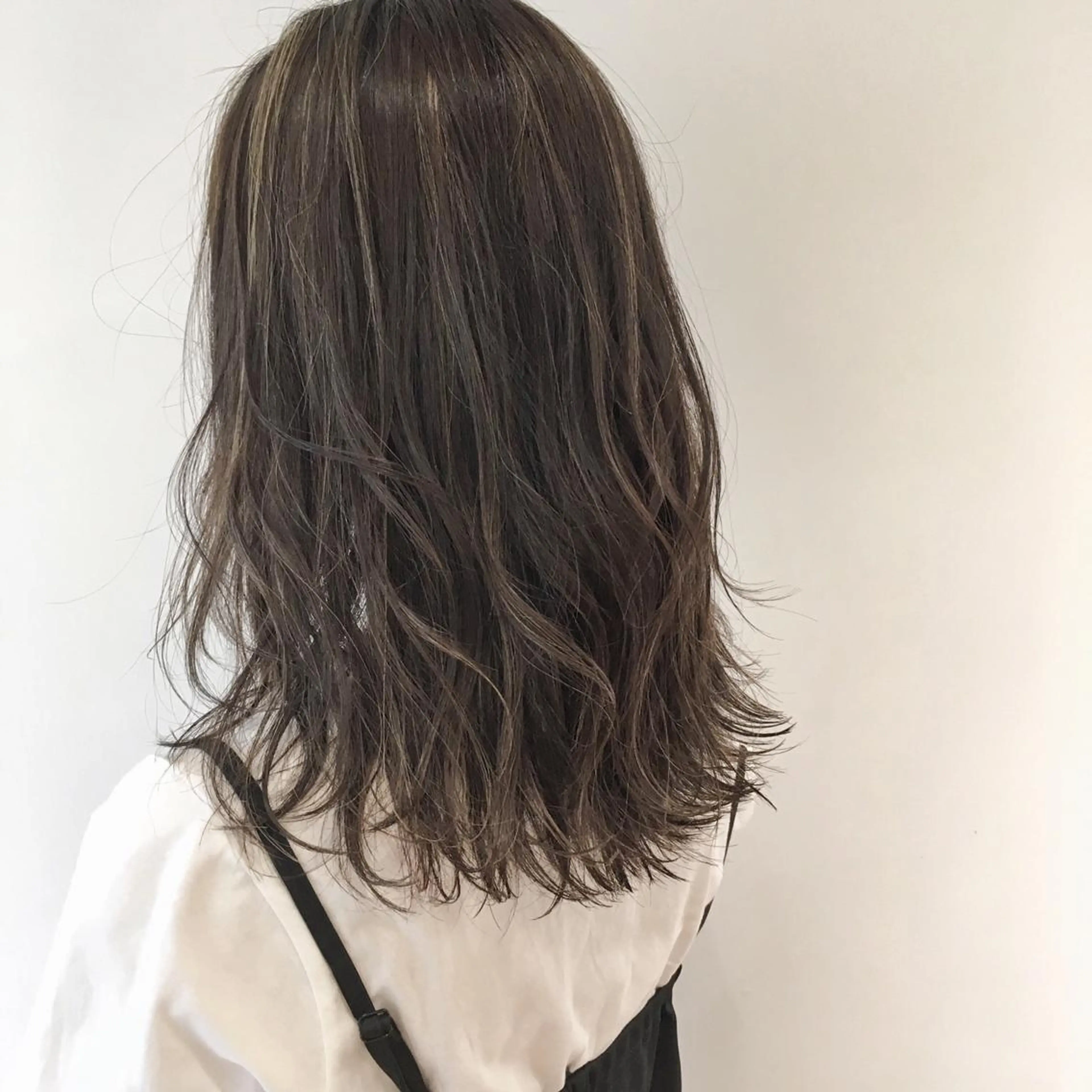 セミロング ハイライト ボブ/レイヤー 🌟梅田盛一🌟のヘアスタイル