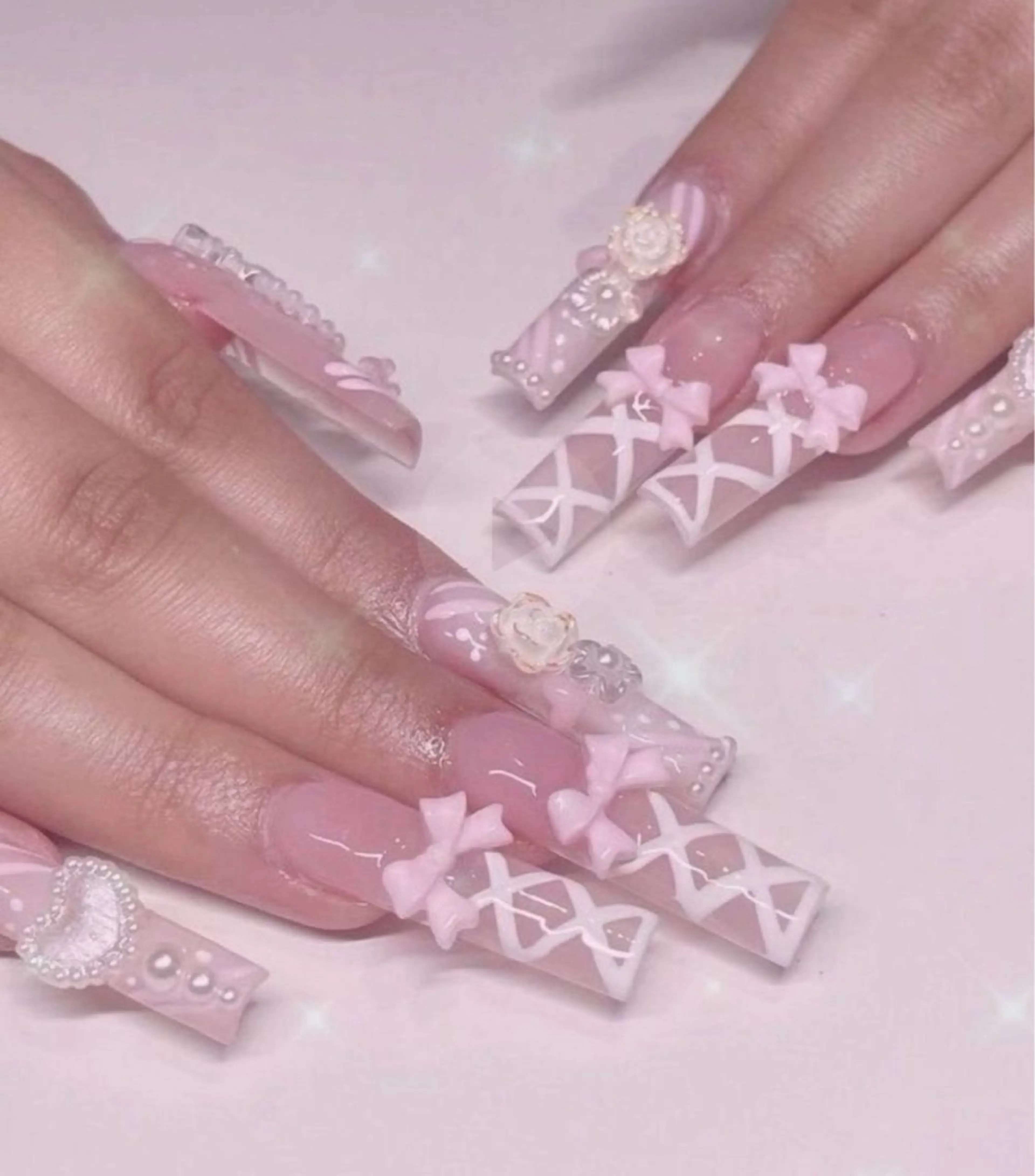 ネイル マグネットネイル ピンク ネイルチップ 冬ネイル Lee Nailsのネイルデザイン