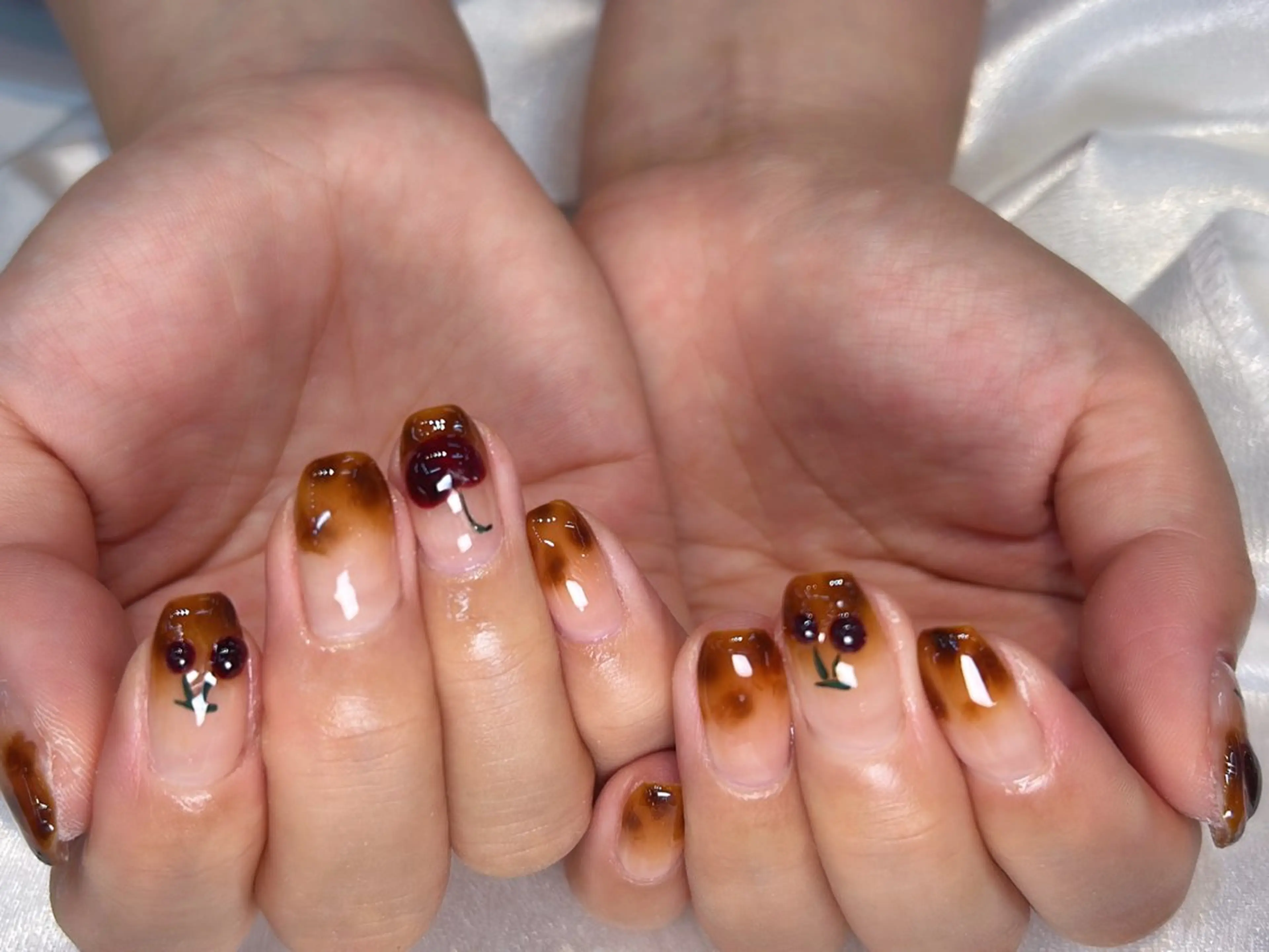 ネイル アートネイル チークネイル 長さ出し フットネイル ジェルネイル ハンドネイル ハンドケア ラッキーネイルサロン 西川口東口店のネイルデザイン