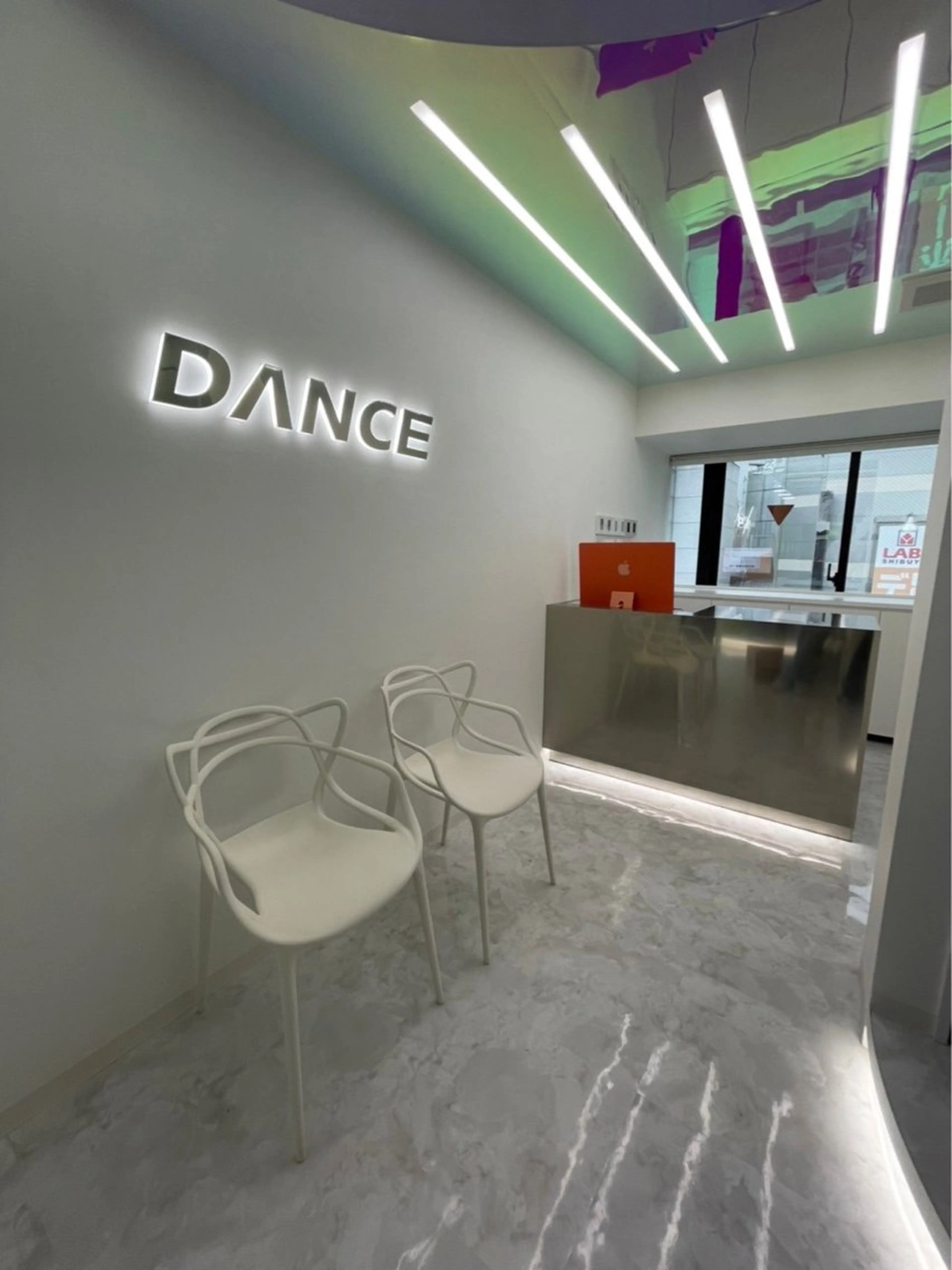 ミディアム カラー パーマ メンズ 🫧渋谷🫧 DANCE🫧のヘアスタイル