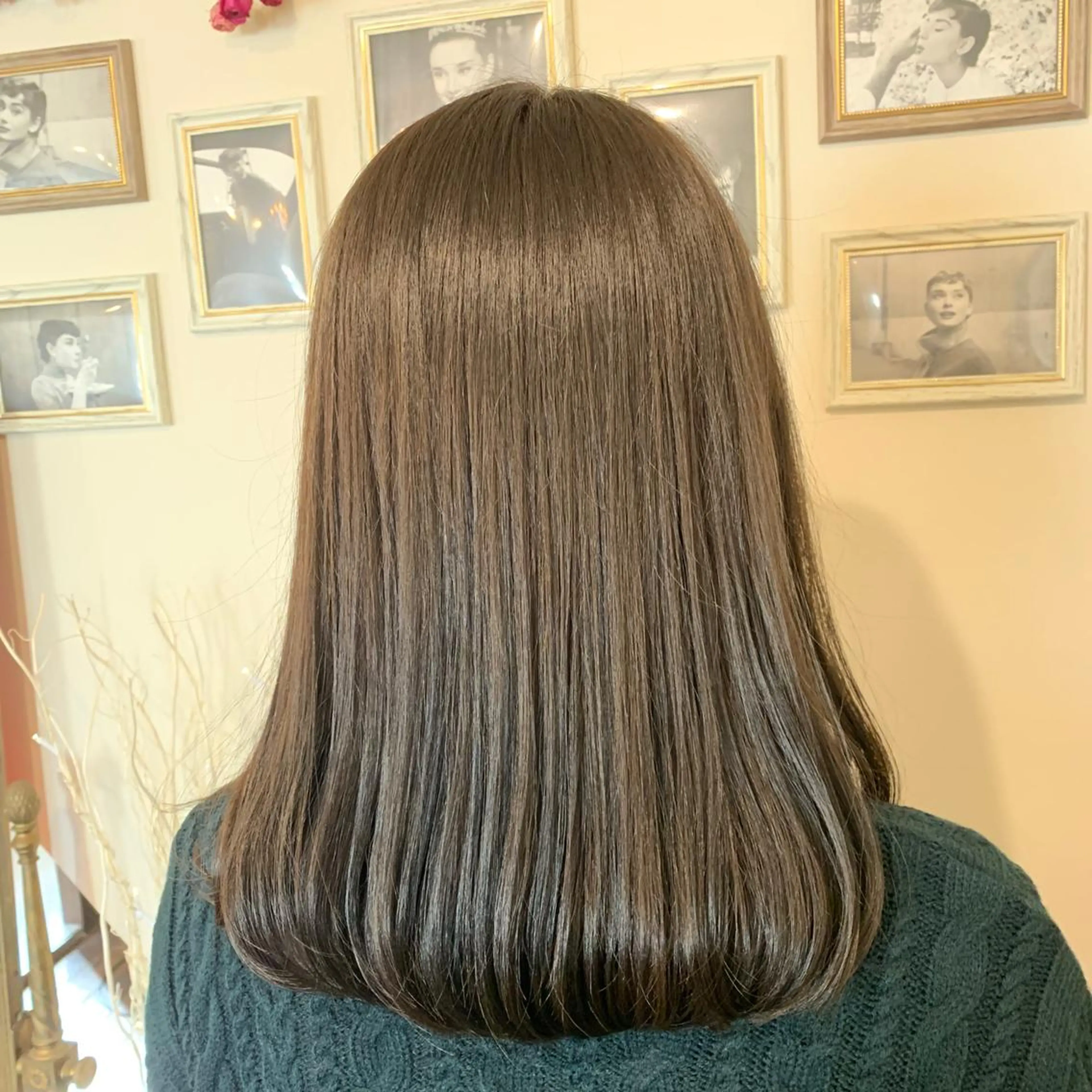 セミロング カラー グレージュ オリーブグレージュ オリーブグレー ハーブピーリング 痩身　漢方よもぎ蒸しのエステ・リラクイメージ