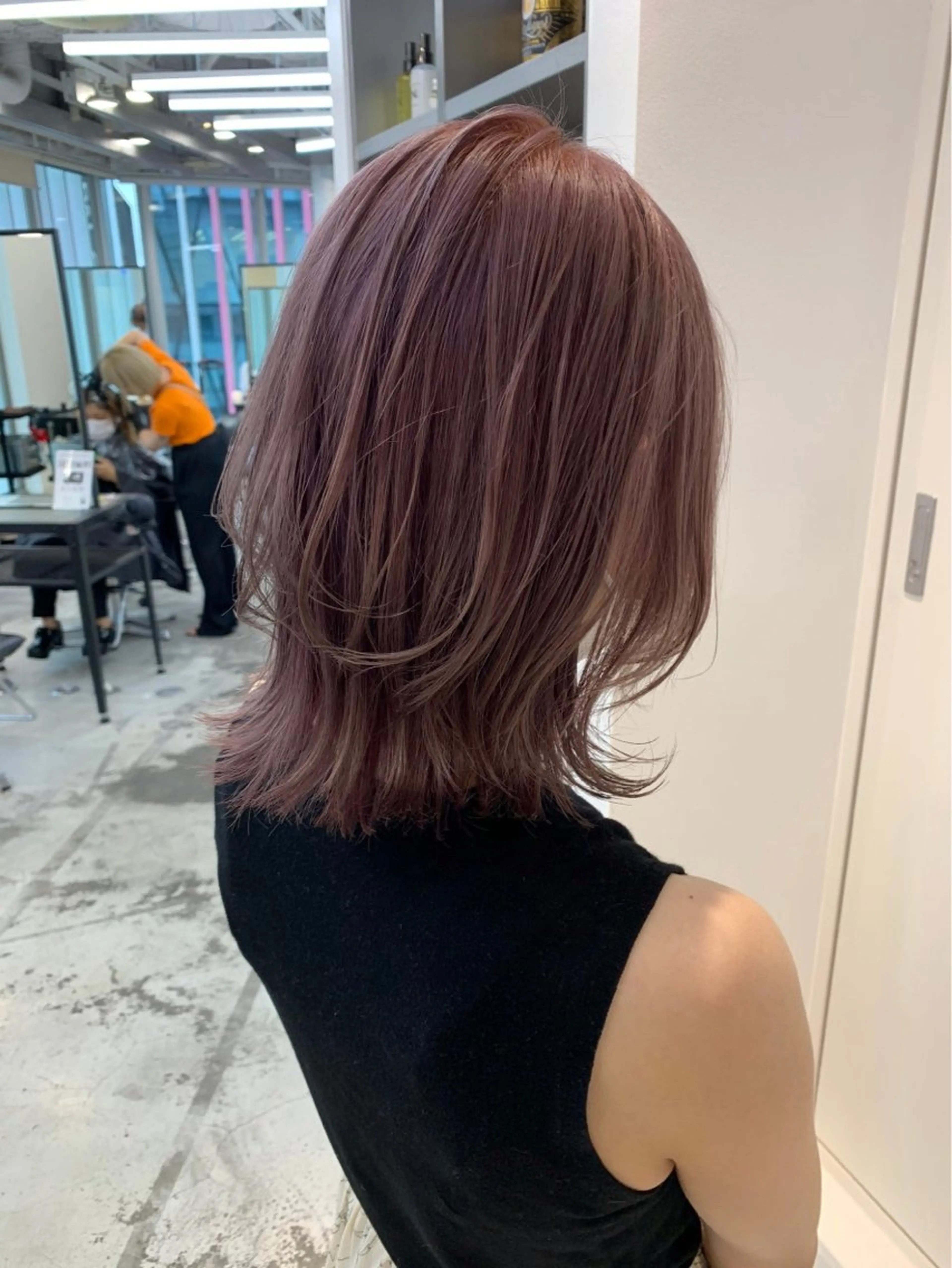 ミディアム ヘアカラー トリートメント ダブルカラー寒色系 ボリューム改善ハヤトのヘアスタイル