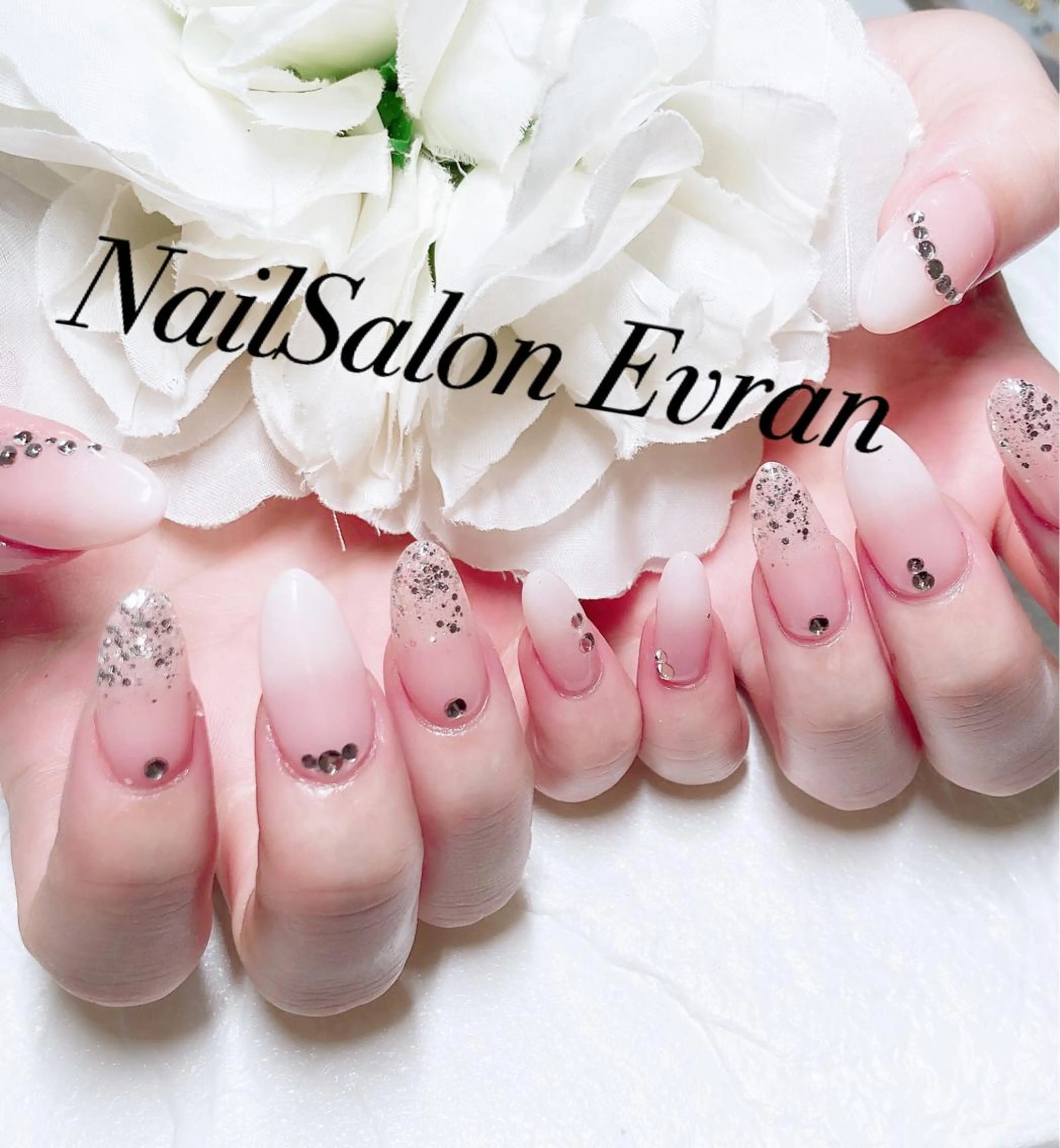 ネイル ブライダルネイル Nail salon Evranのネイルデザイン