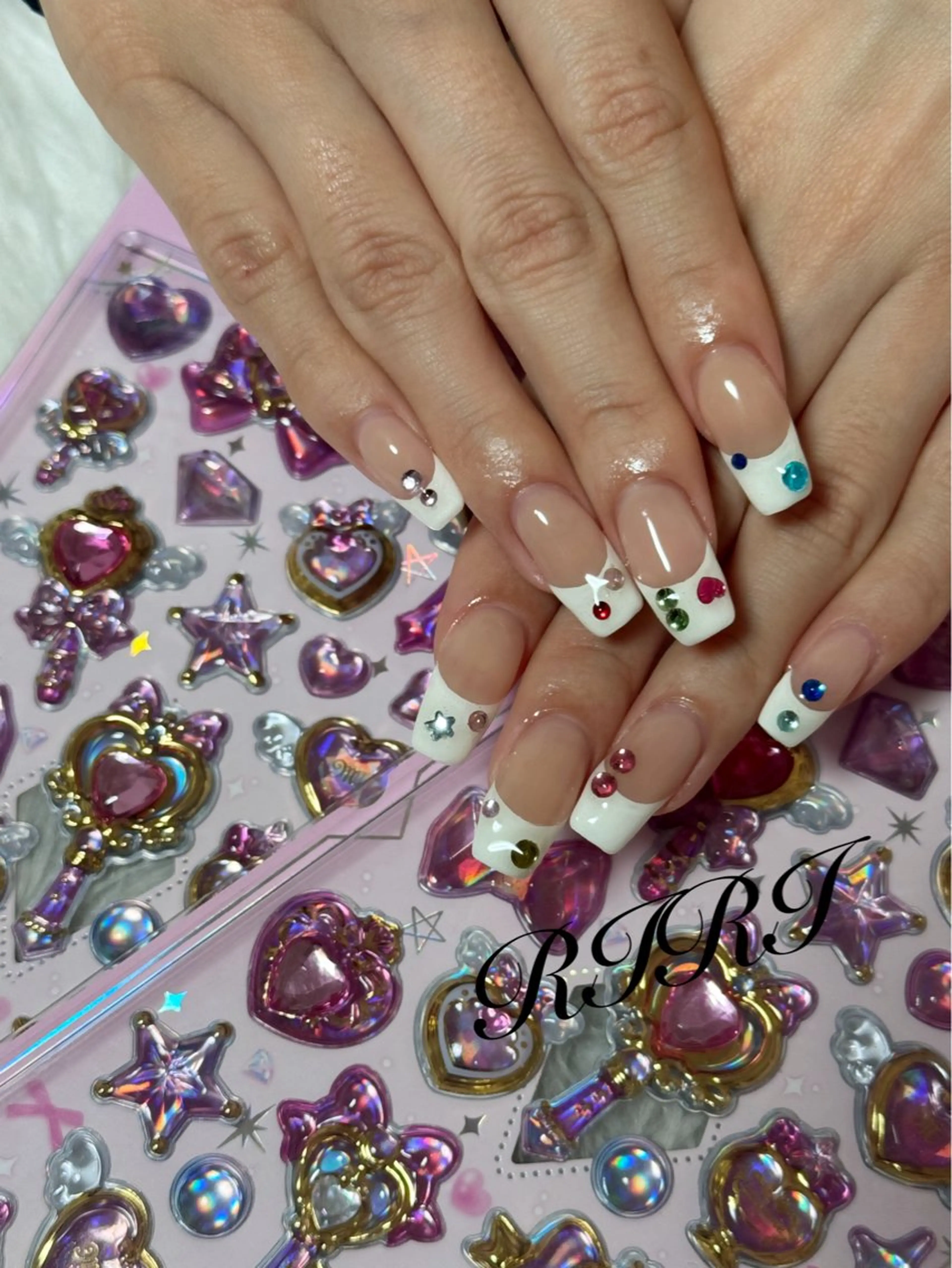 ネイル フレンチネイル ジェルネイル キラキラネイル ショートネイル 冬ネイル ハンドネイル riri オーナーのネイルデザイン