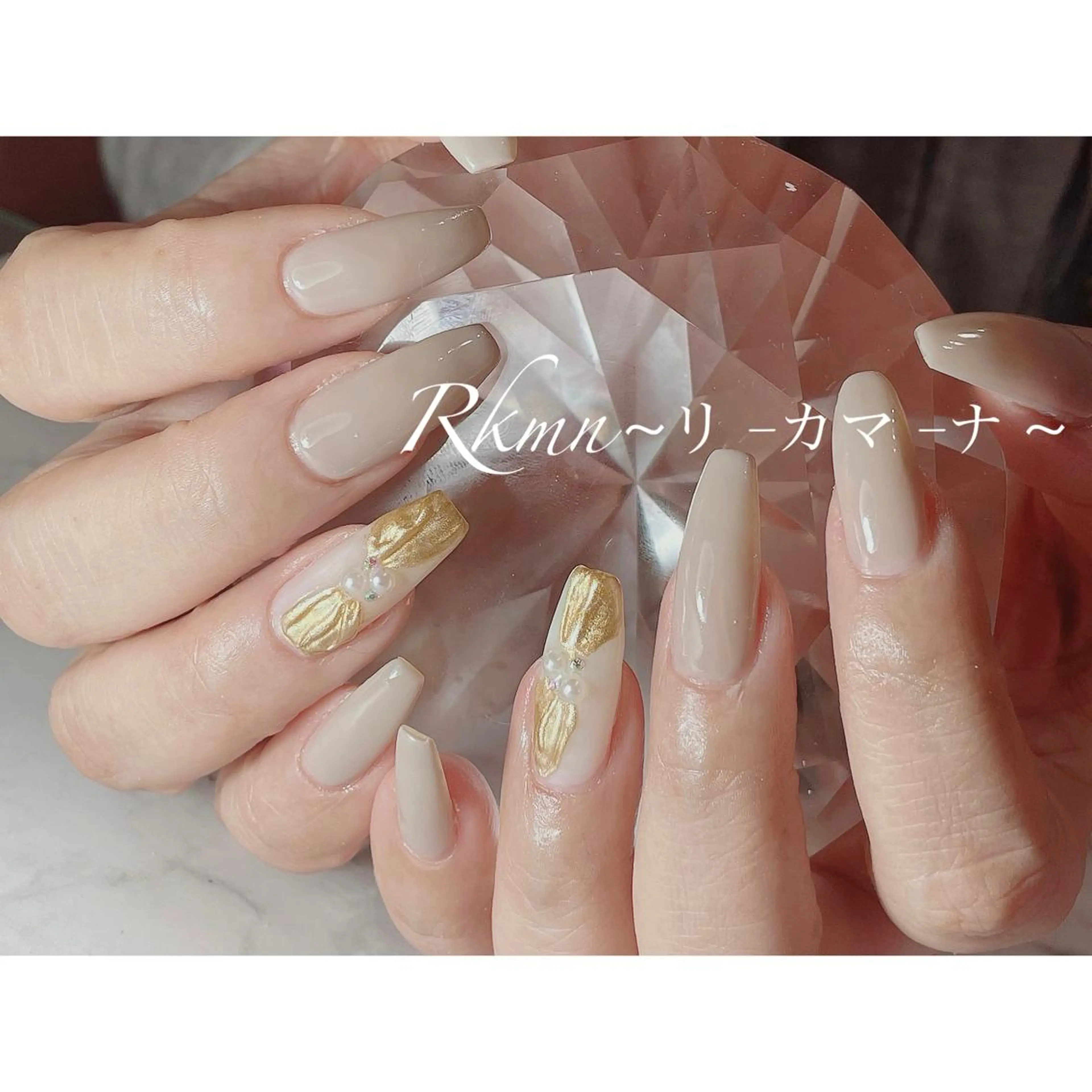 ネイル アートネイル ゴールド リボン シンプルネイル 春ネイル ハンドネイル フットネイル ハンドケア Rkmn ~リ-カマ-ナ~のネイルデザイン