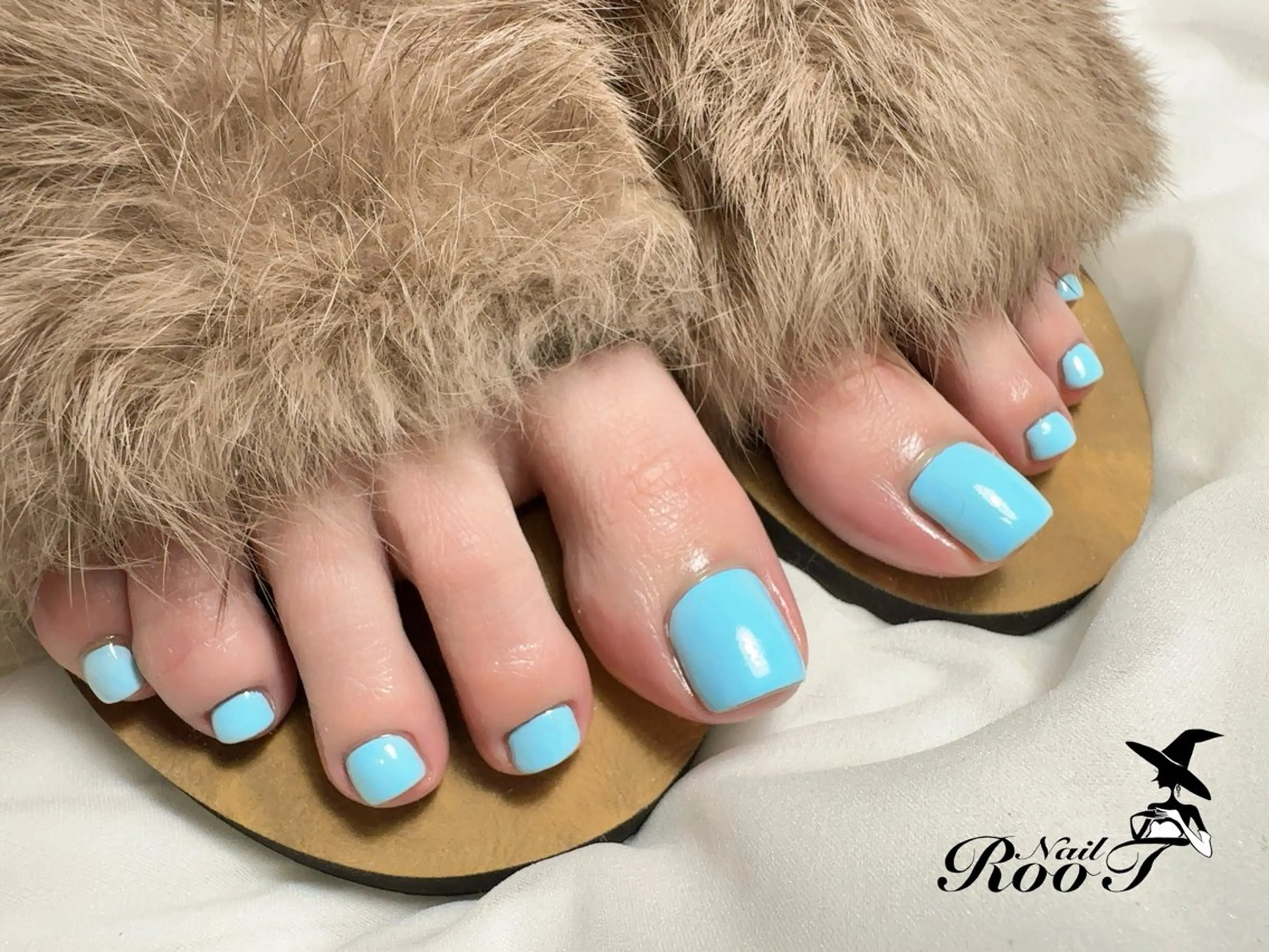 ネイル ワンカラーネイル フットネイル RooT Nailのネイルデザイン