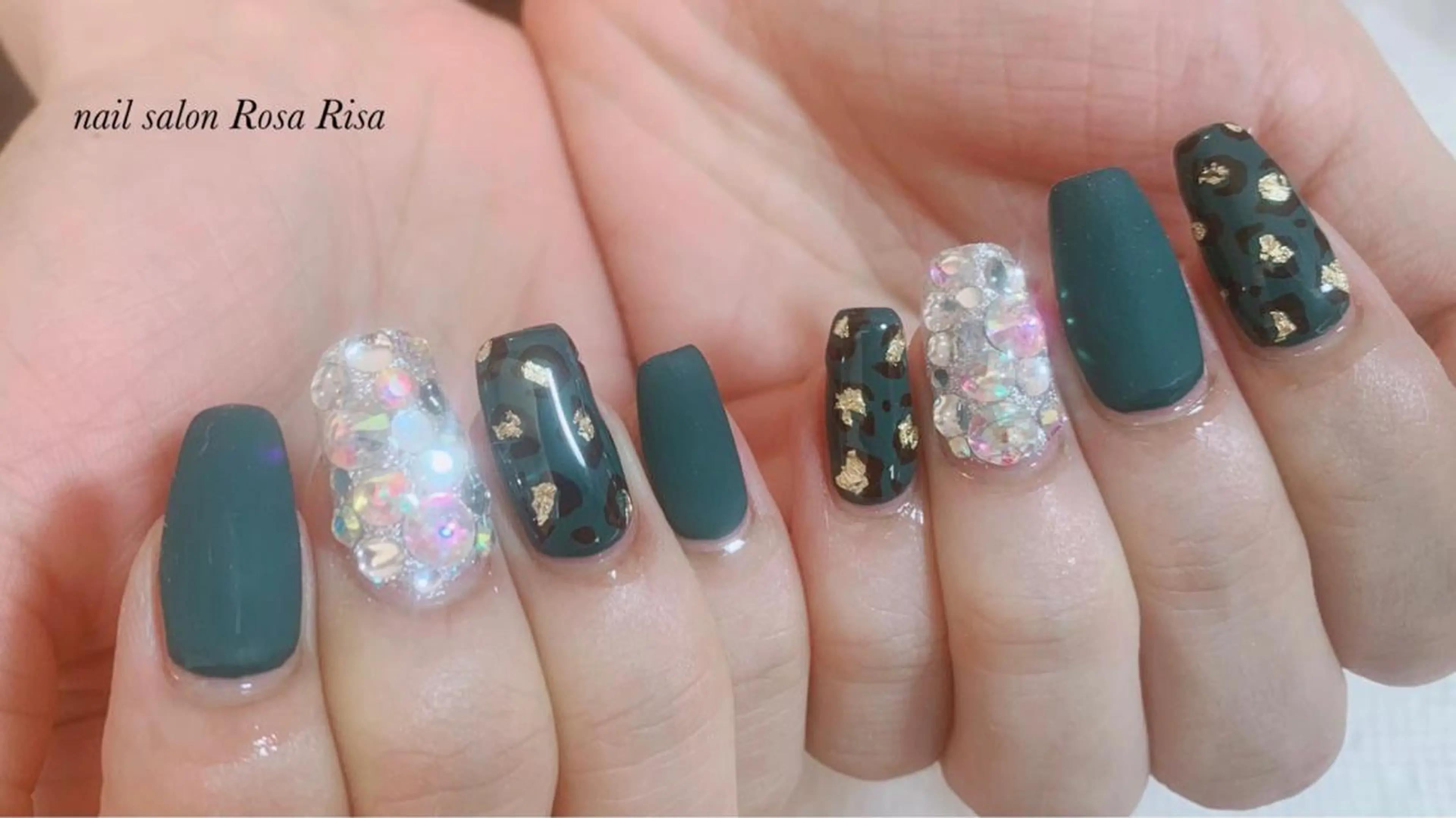 セミロング ネイル アニマル柄 ハンドネイル ネイルスタジオ シェイクユアハンズのネイルデザイン