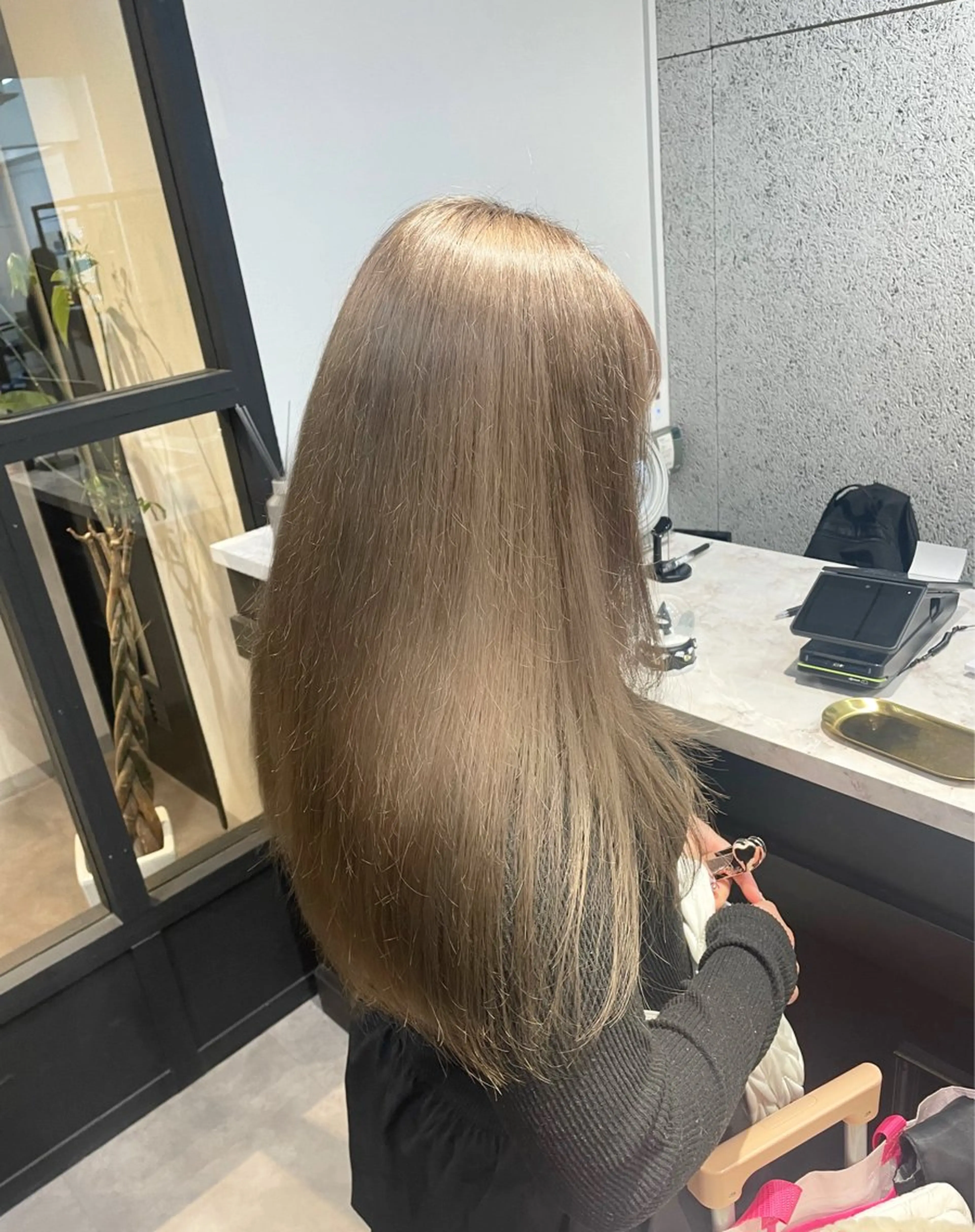 カラー グレージュ YUE(ユエ)☁️ アユナのヘアスタイル