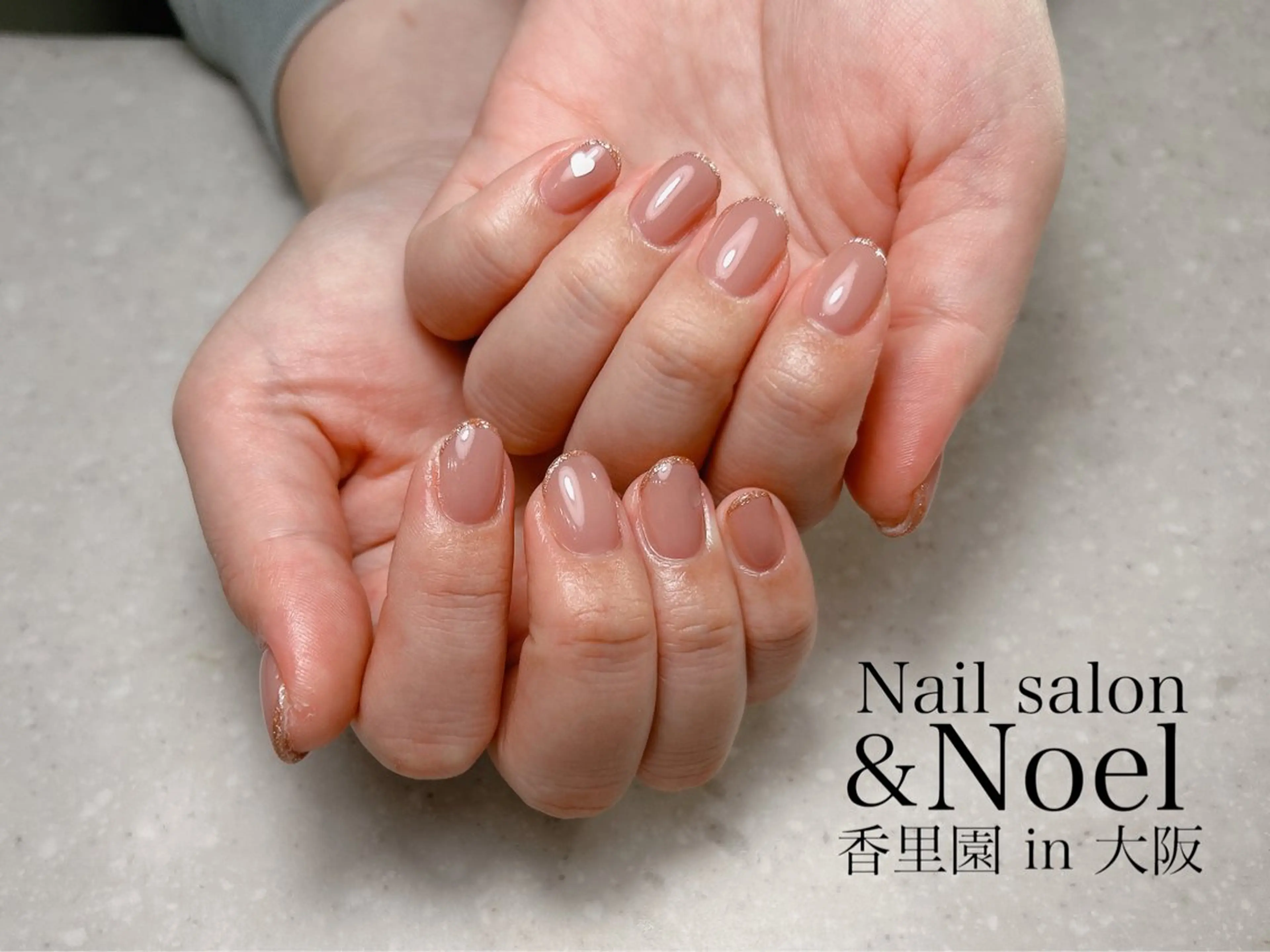 ネイル ホログラムネイル ラメ(グリッター) ハンドネイル Nailsalon  &Noel所属・もも 🍑のネイルデザイン