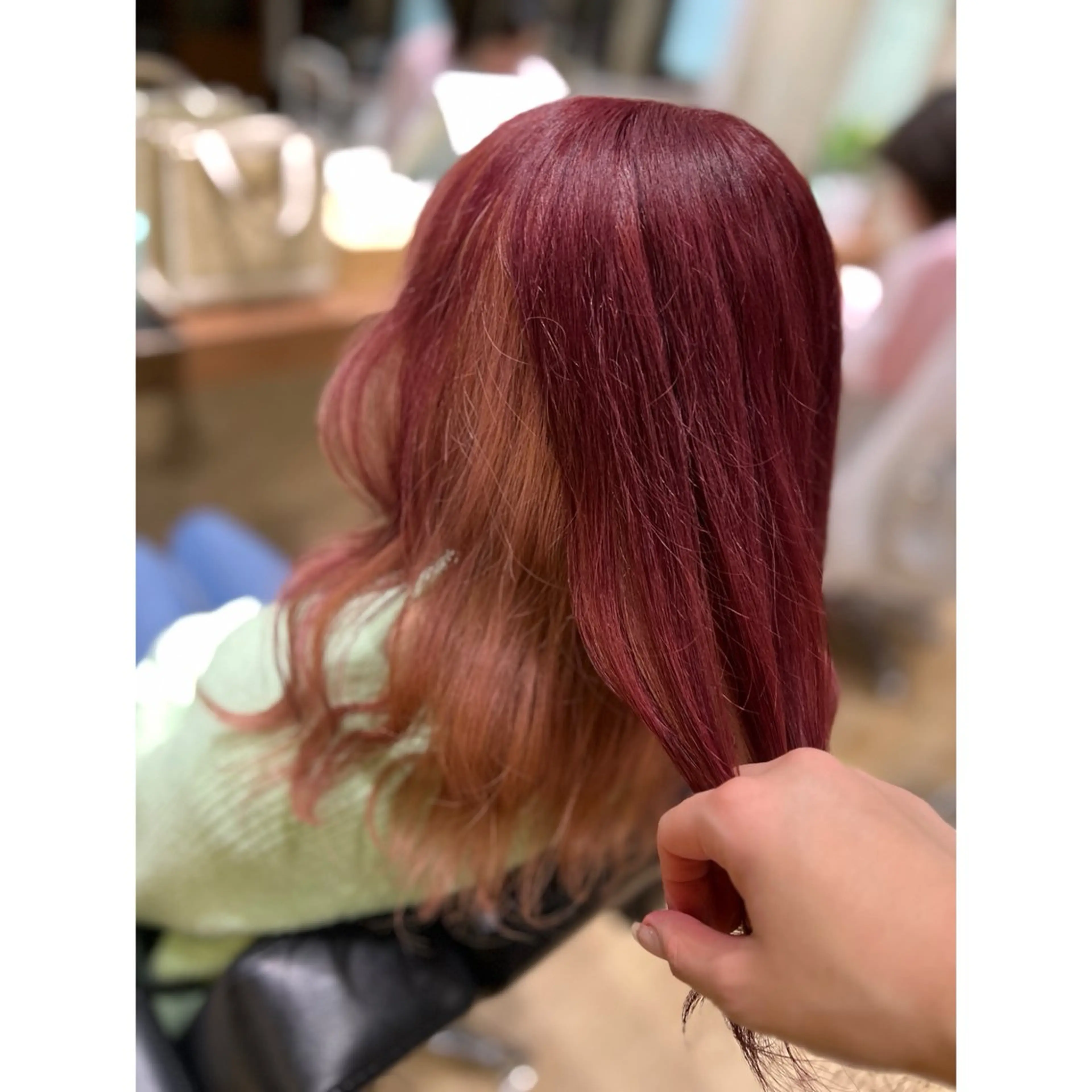 【🔯ブリーチ込み🔯】😈インナーカラー𝑜𝑟イヤリングカラー+補修トリートメント😈の写真