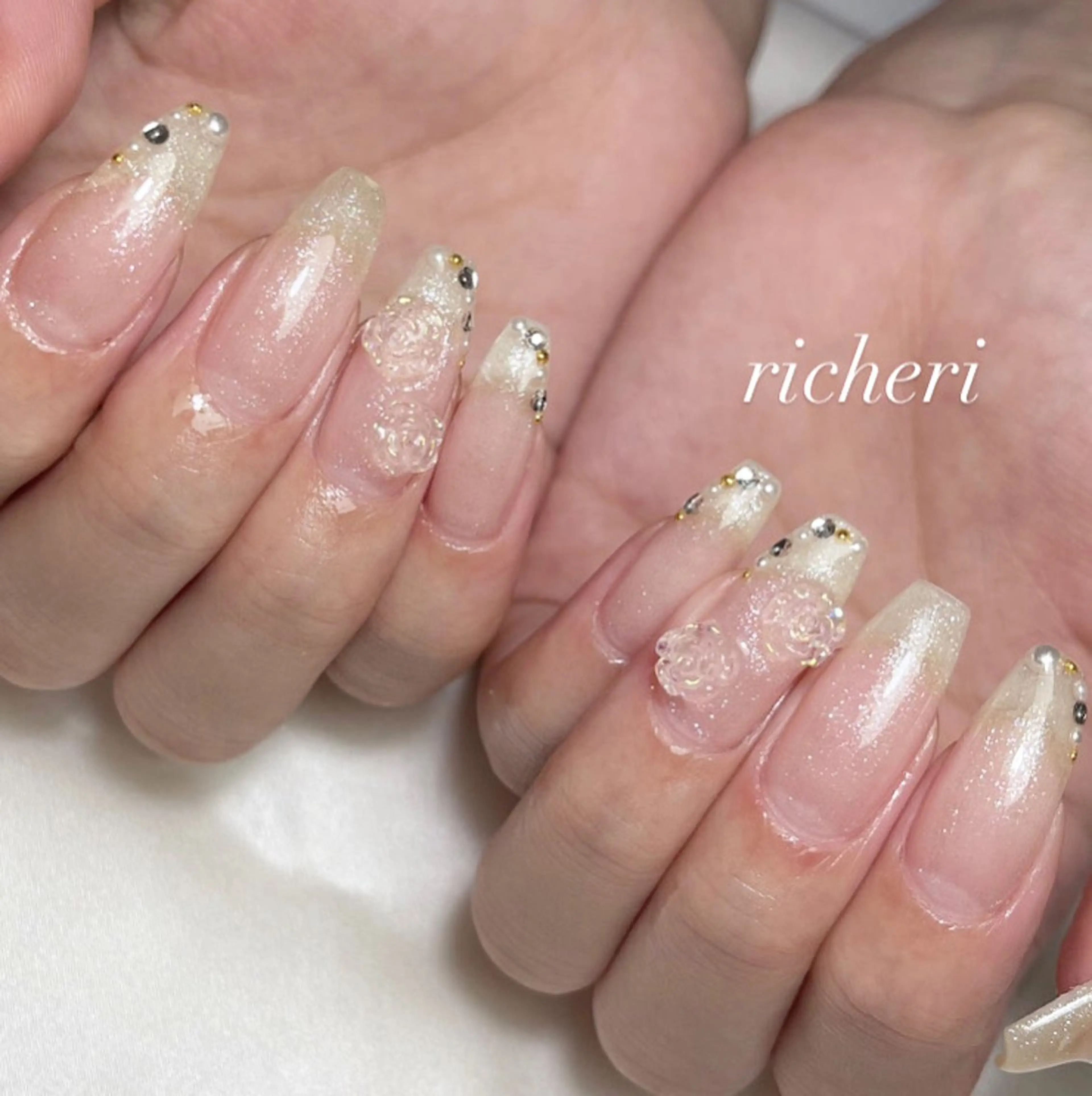 ミディアム ネイル ハンドネイル richeri beautyのネイルデザイン