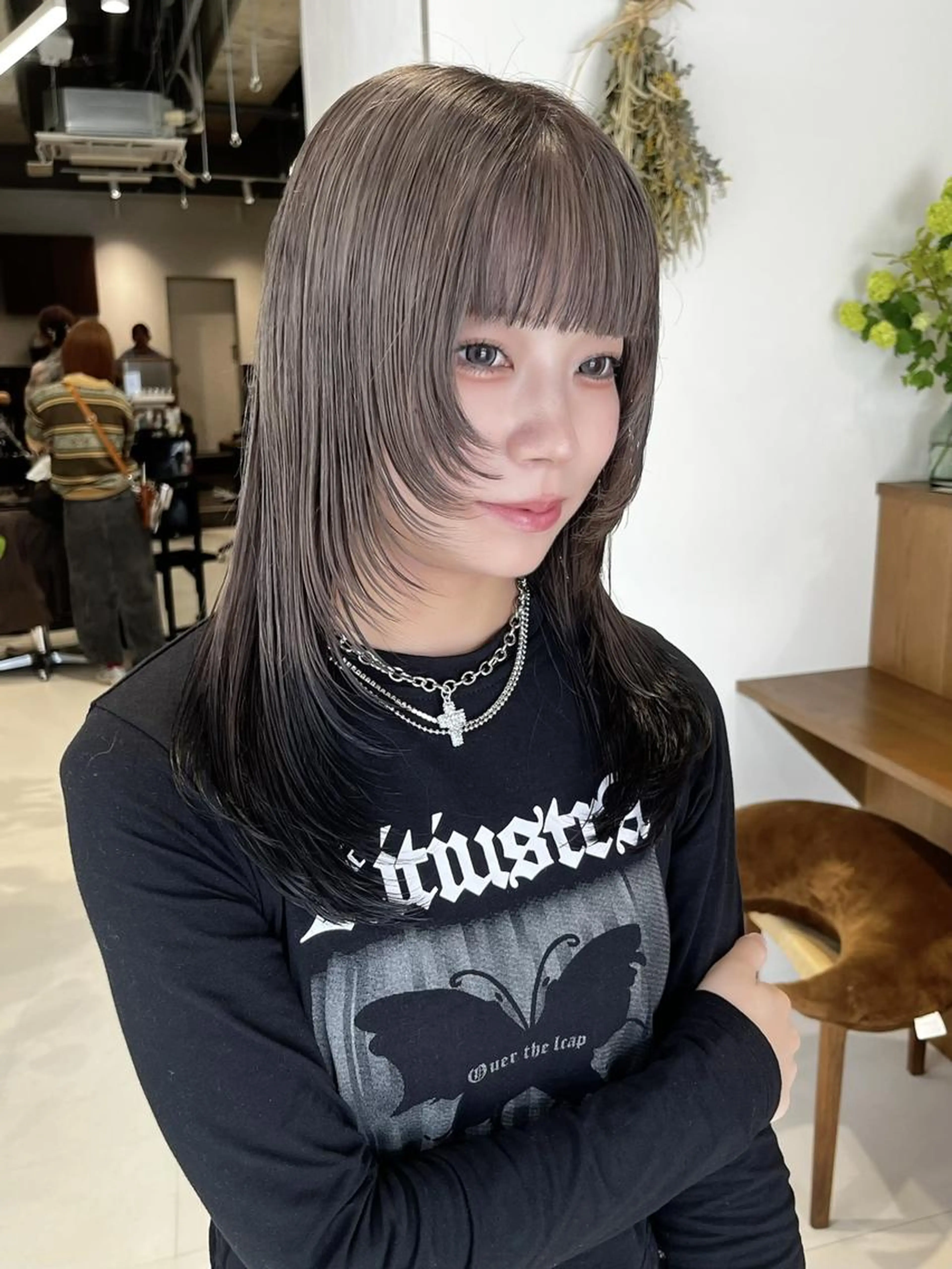【流行ヘアレイヤースタイル💞】1シャンプー➕ザクザクレイヤーカット➕超音波トリートメントの写真