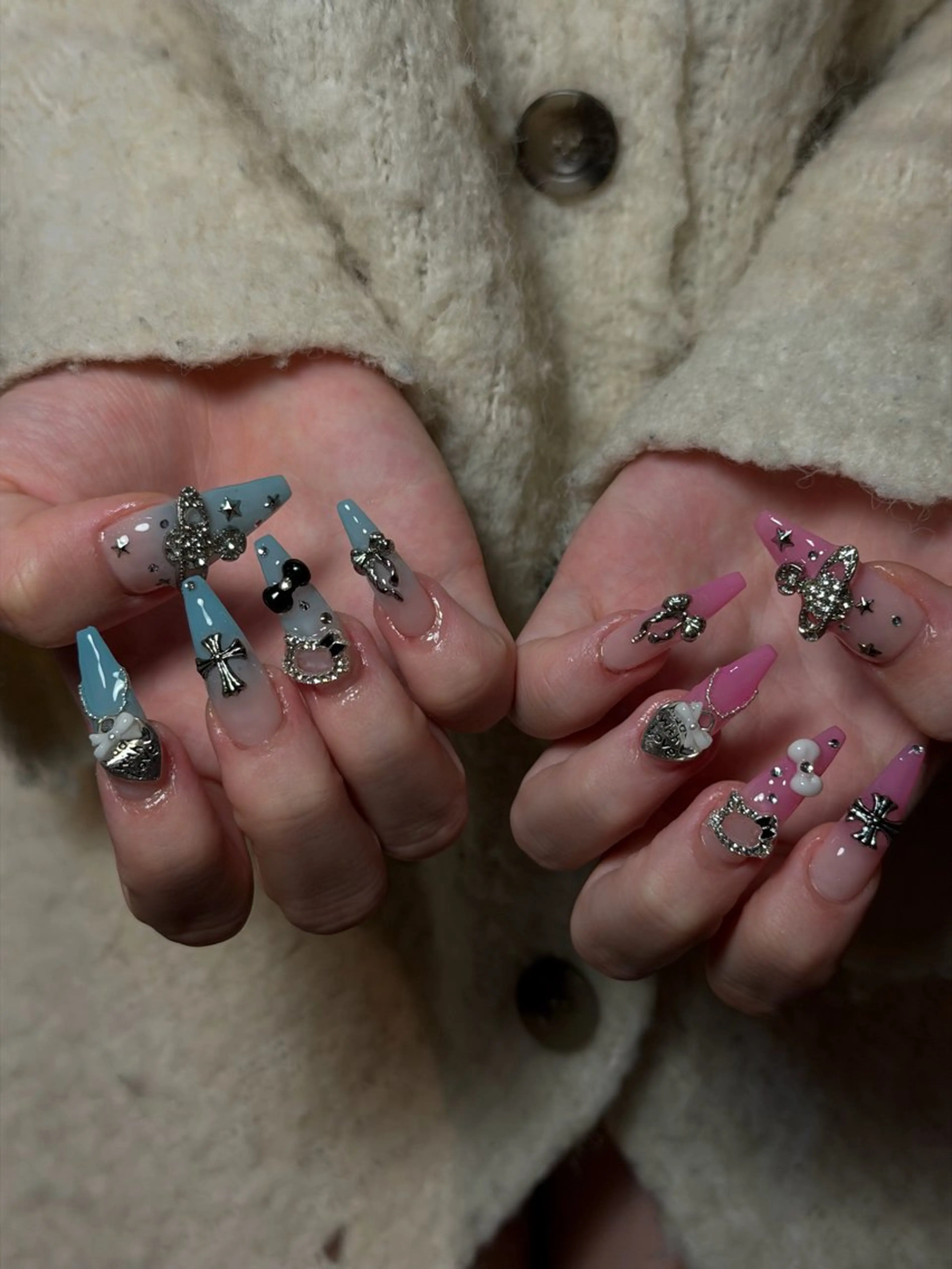 ネイル フレンチネイル グラデーション 韓国ネイル マグネットネイル シンプルネイル ハンドネイル CoMo Nail Studio所属・CoMo Nailのネイルデザイン