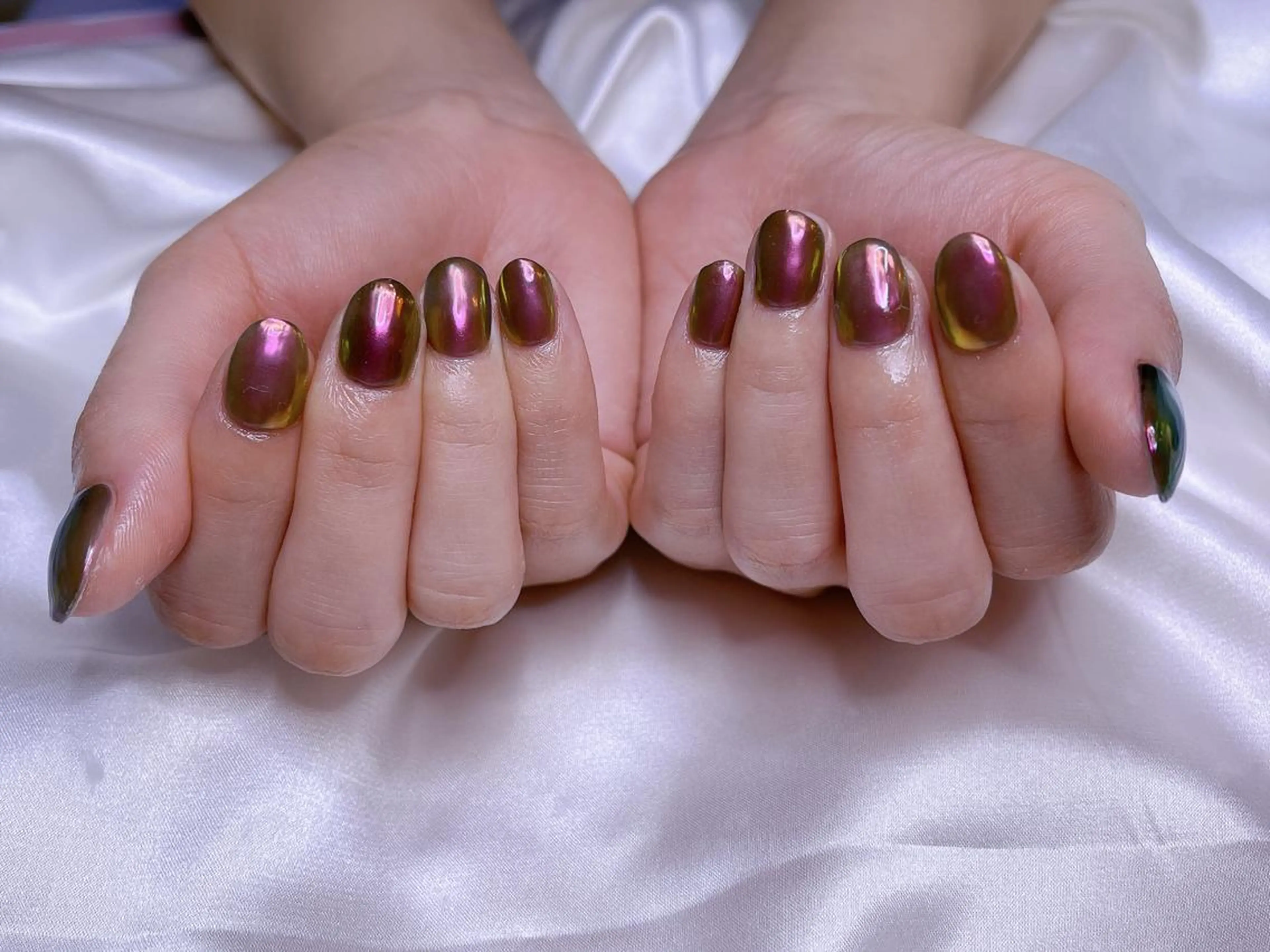 ミラー、ユニコーンネイルの写真