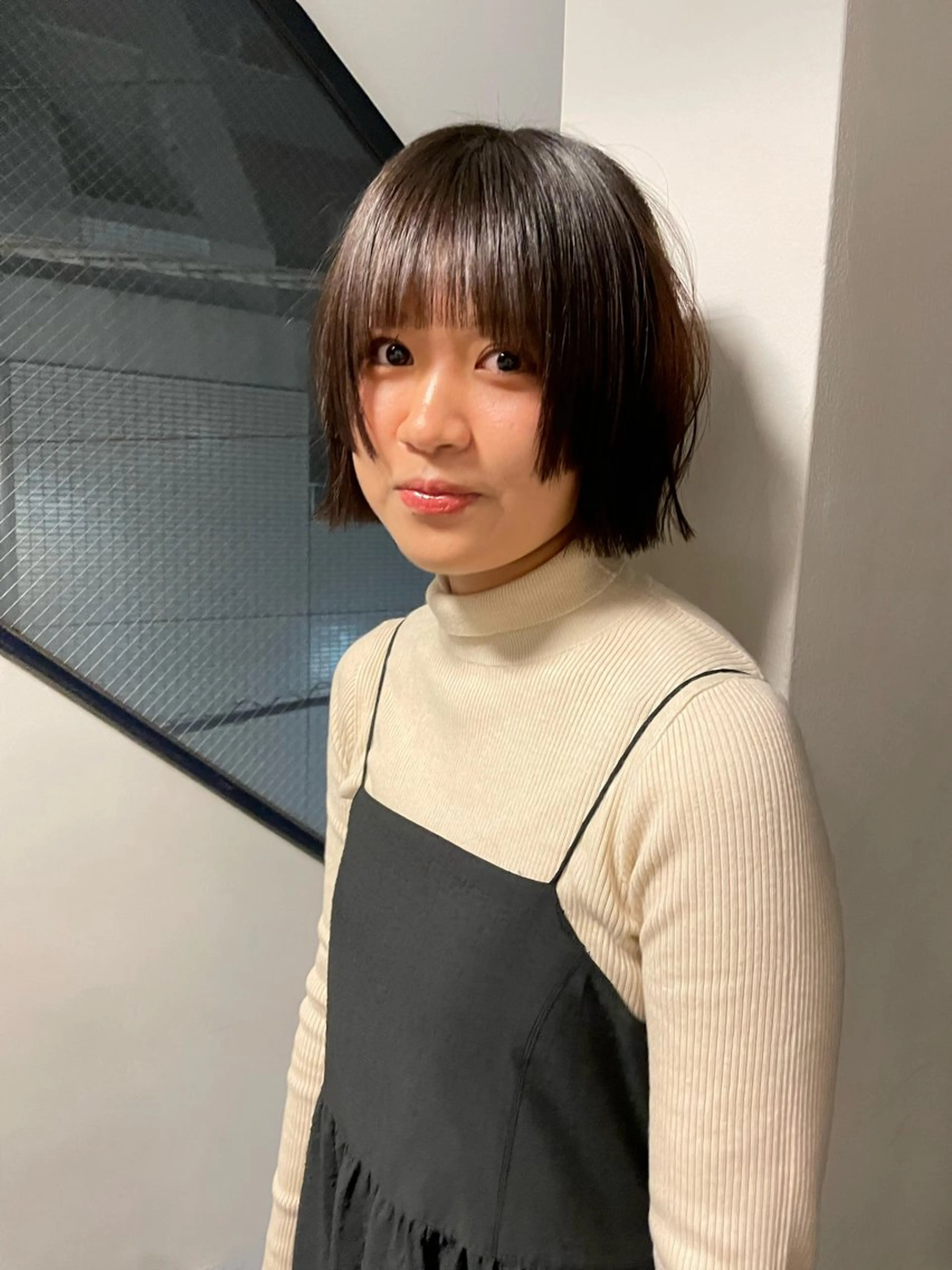 ミディアム カラー カット ファッションに 溶け込むstyleのヘアスタイル