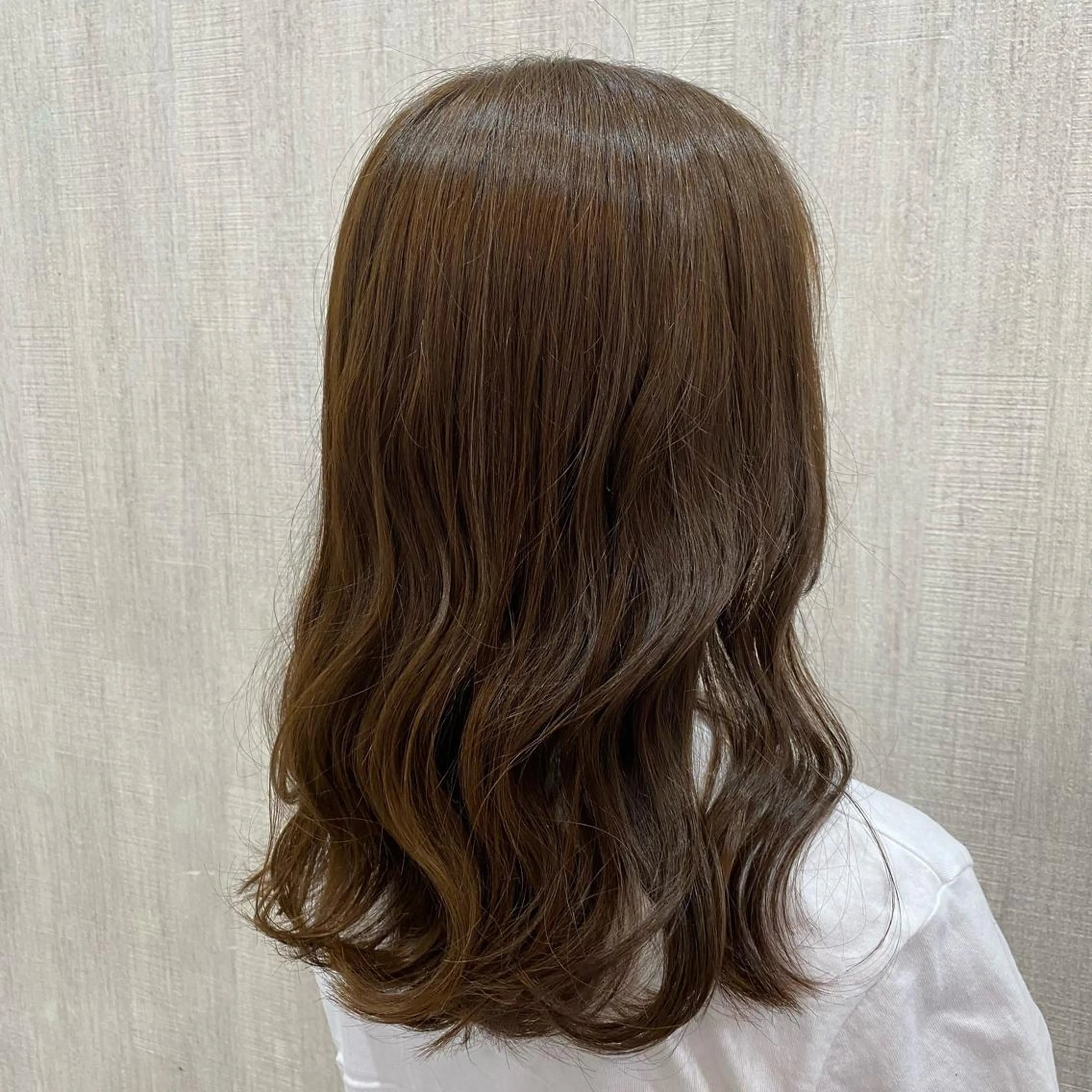 セミロング カラー カット ヘアカラー トリートメント 🫧透け感⋆艶髪💎 山口アヤカのヘアスタイル
