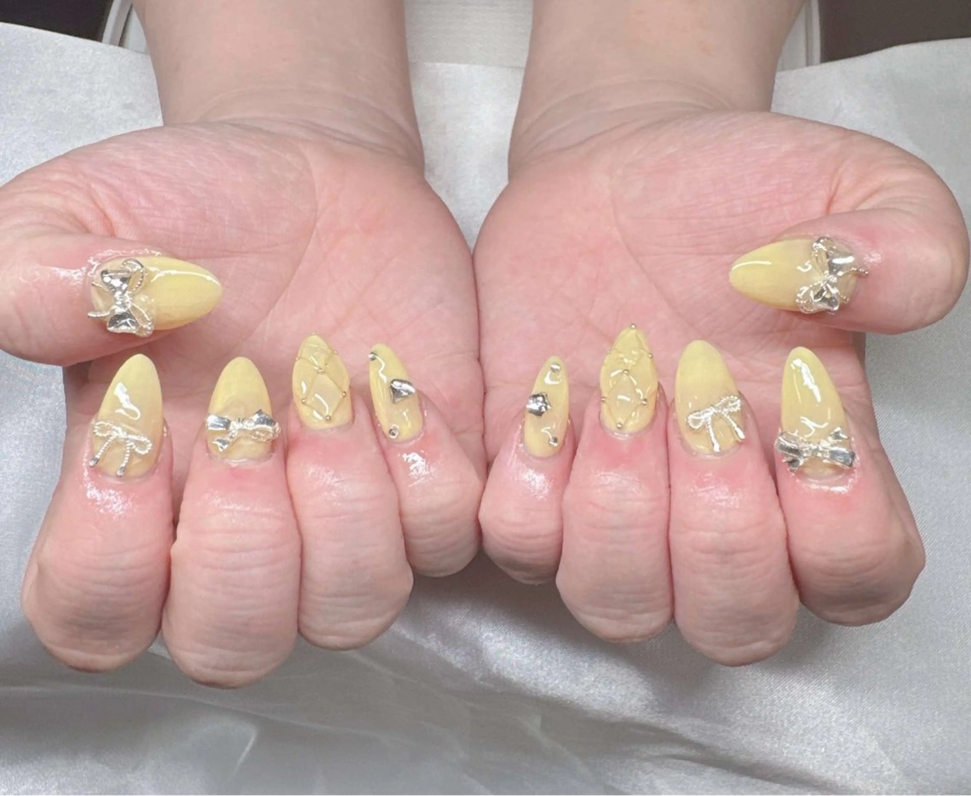 ネイル 長さ出し グラデーション 卒業式 キラキラネイル マグネットネイル ハンドネイル Lee Nailsのネイルデザイン