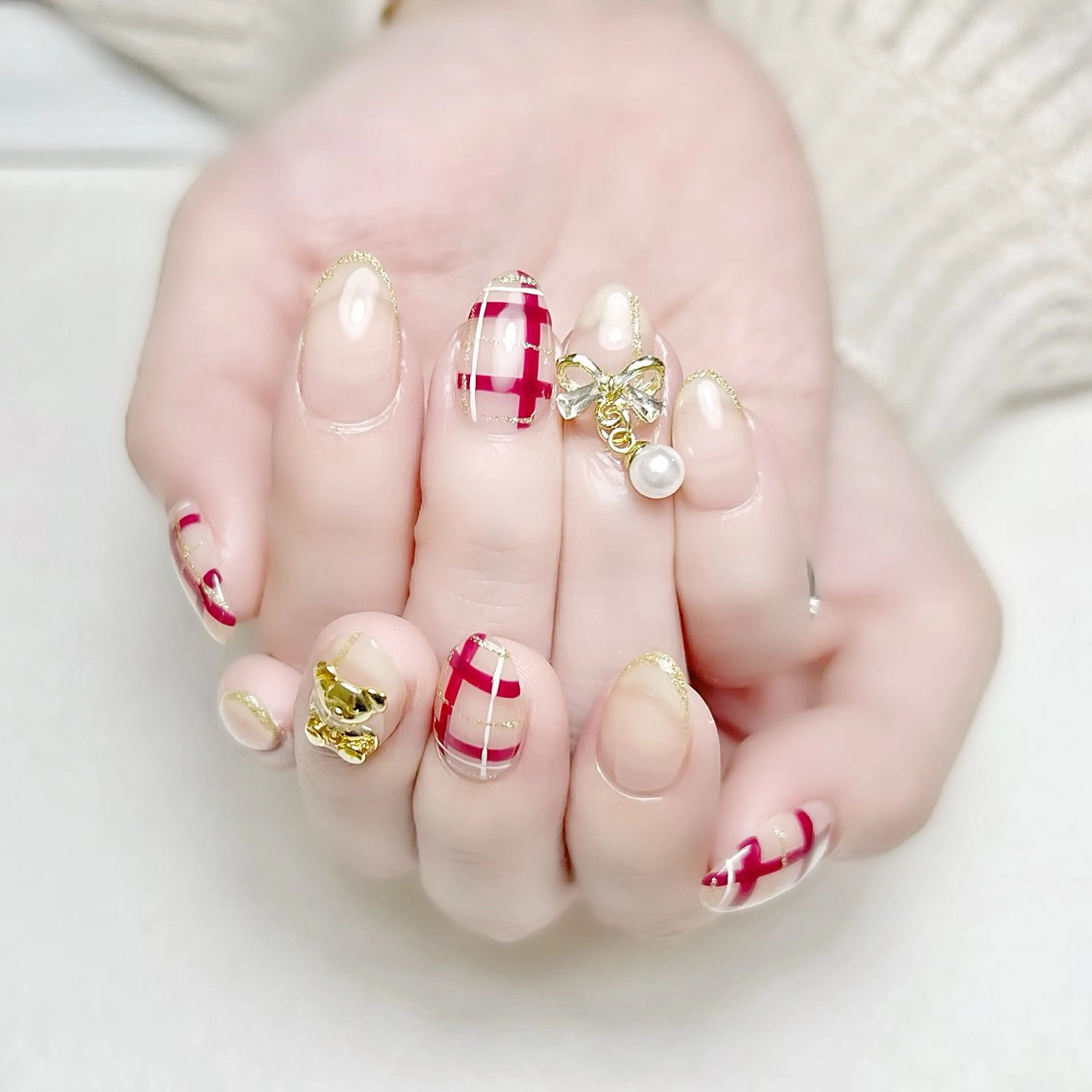 ネイル アートネイル ラメ(グリッター) 赤色 冬ネイル rouse nail RISATOのネイルデザイン