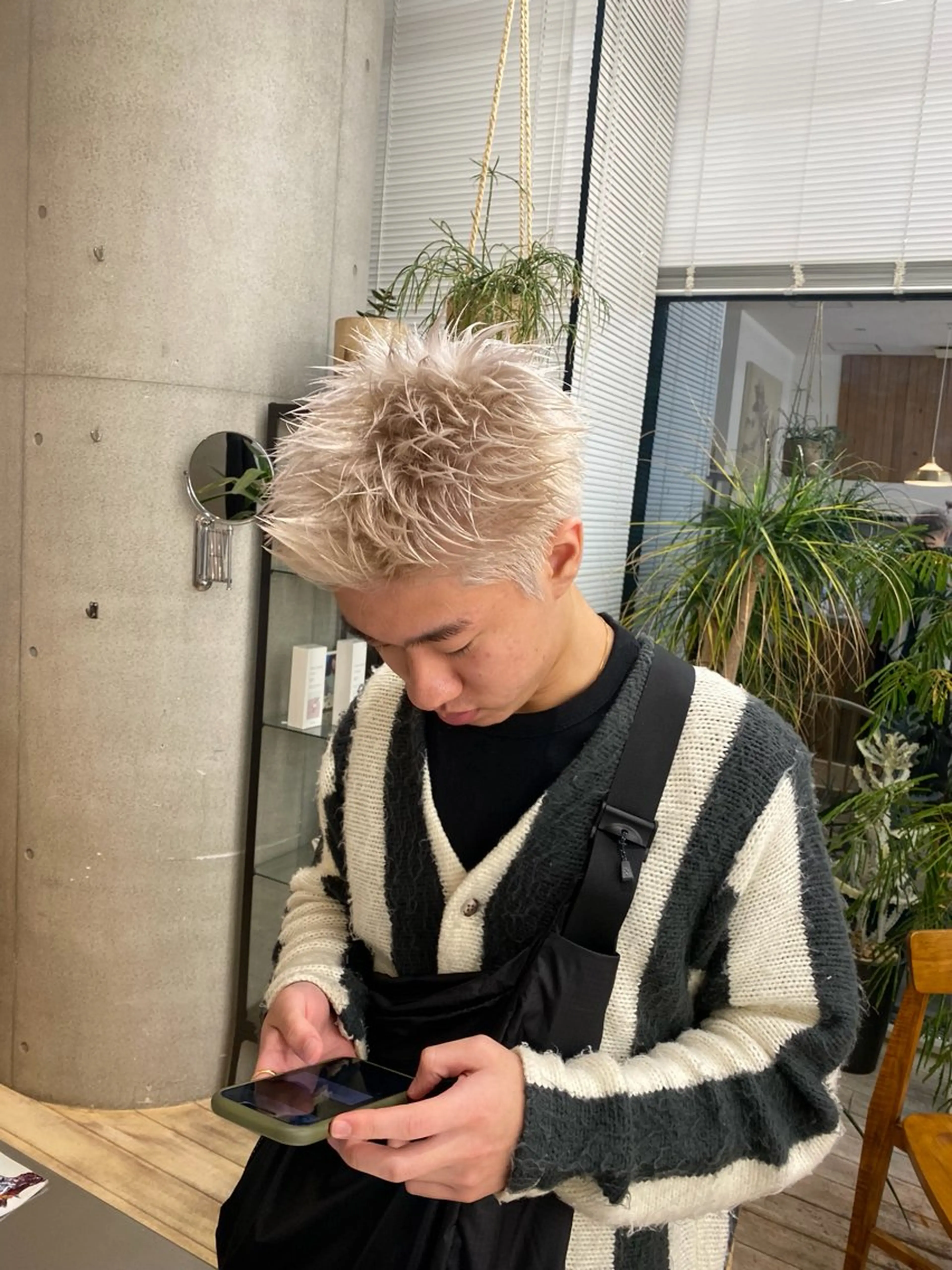 ショート ショートヘア カット ヘアカラー TRUCKIN UP THE PATH所属・さとう けんたのヘアスタイル