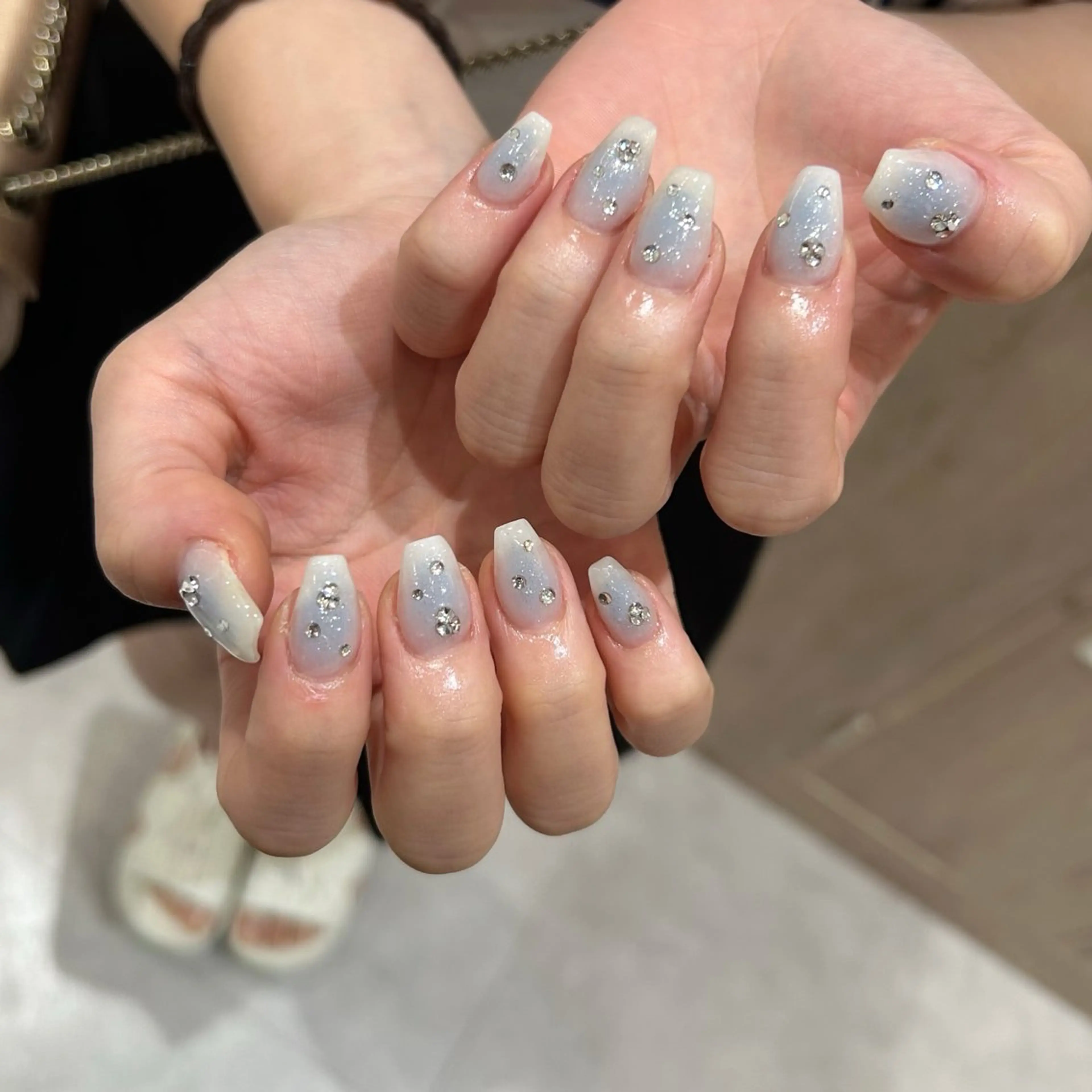 ネイル ブルー チークネイル EMANON心斎橋店所属・大阪心斎橋ネイル/ hinataのネイルデザイン