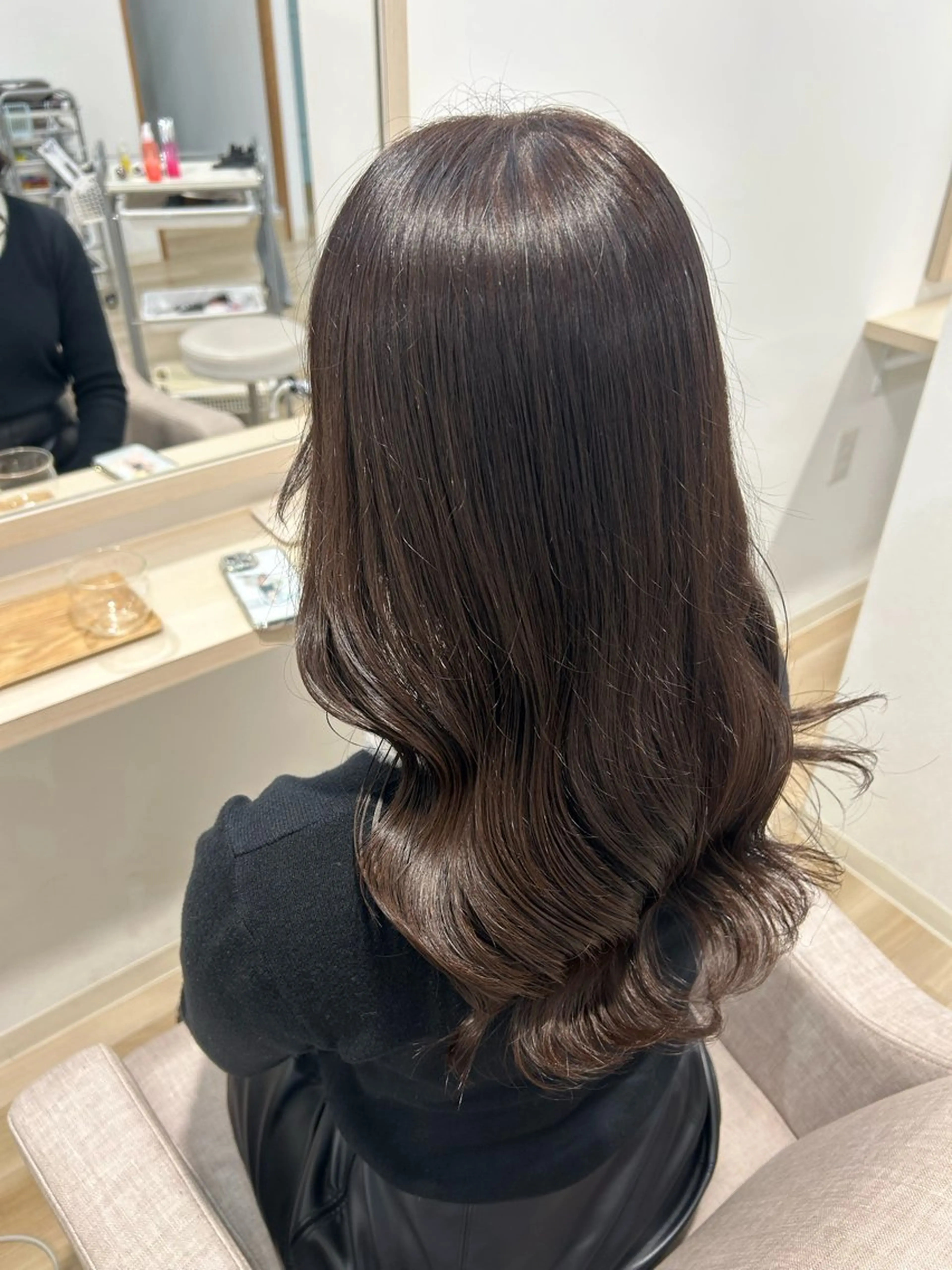 ロング カラー アッシュ アッシュブラウン ブラウンカラー scena(シーナ)所属・佐原 未依奈のヘアスタイル