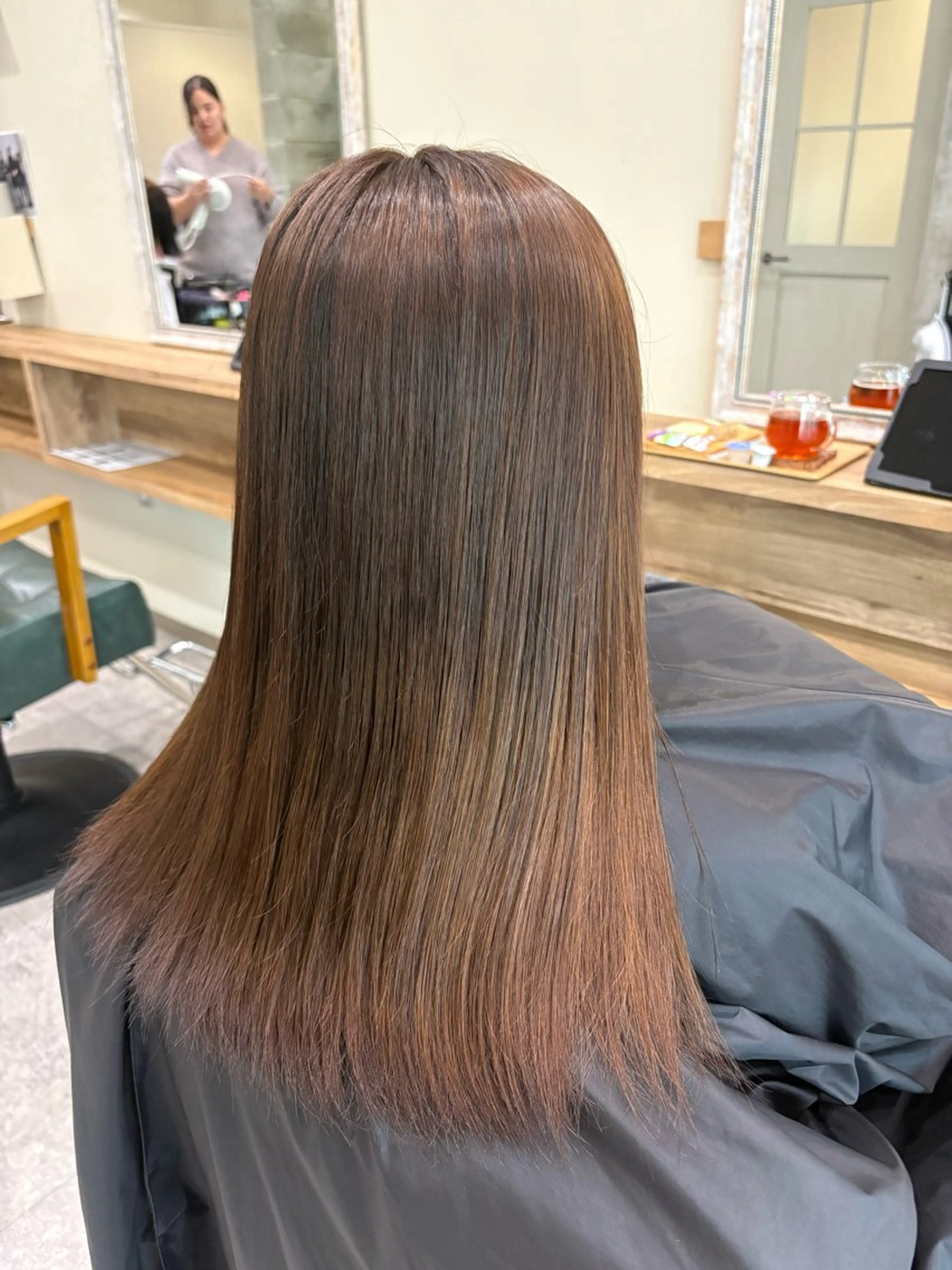 セミロング ヘアカラー teto コハルのヘアスタイル