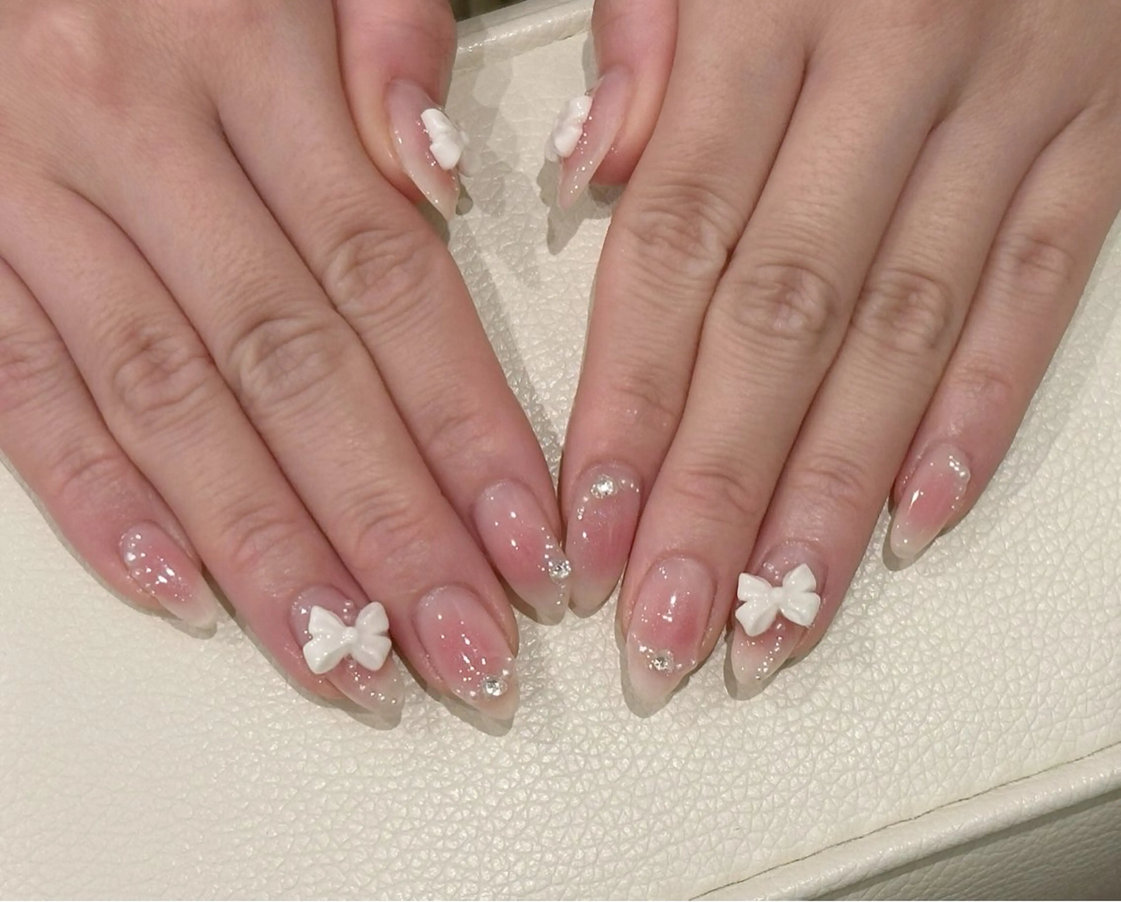 ネイル リボン H&B salon 優里のネイルデザイン