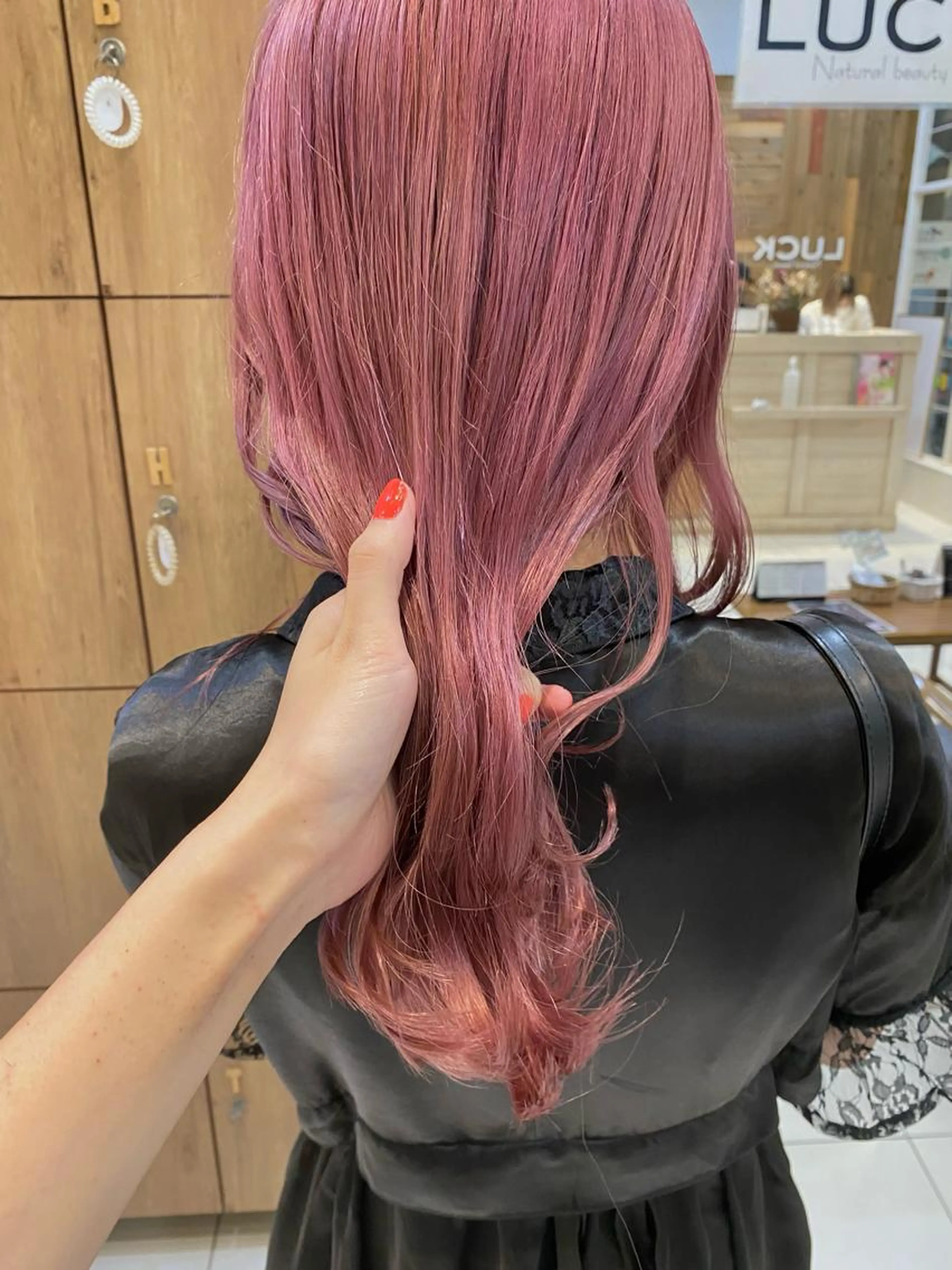 【迷ったらとりあえずこれ！🪐】似合わせカット＋ケアブリーチ＋艶カラー＋スタンダードトリートメントの写真