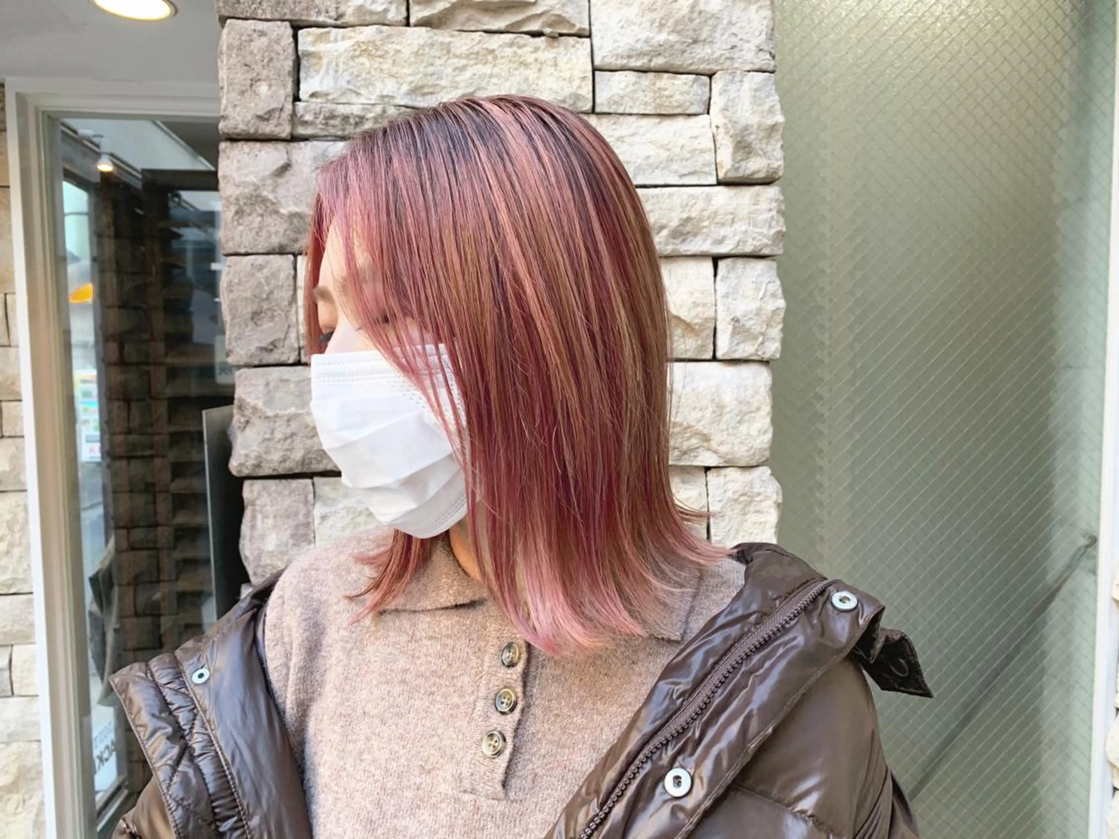 ミディアム カラー ハイライトカラー ピンクカラー ハイライト EMANON天神所属・Hitomi Ezakiのヘアスタイル