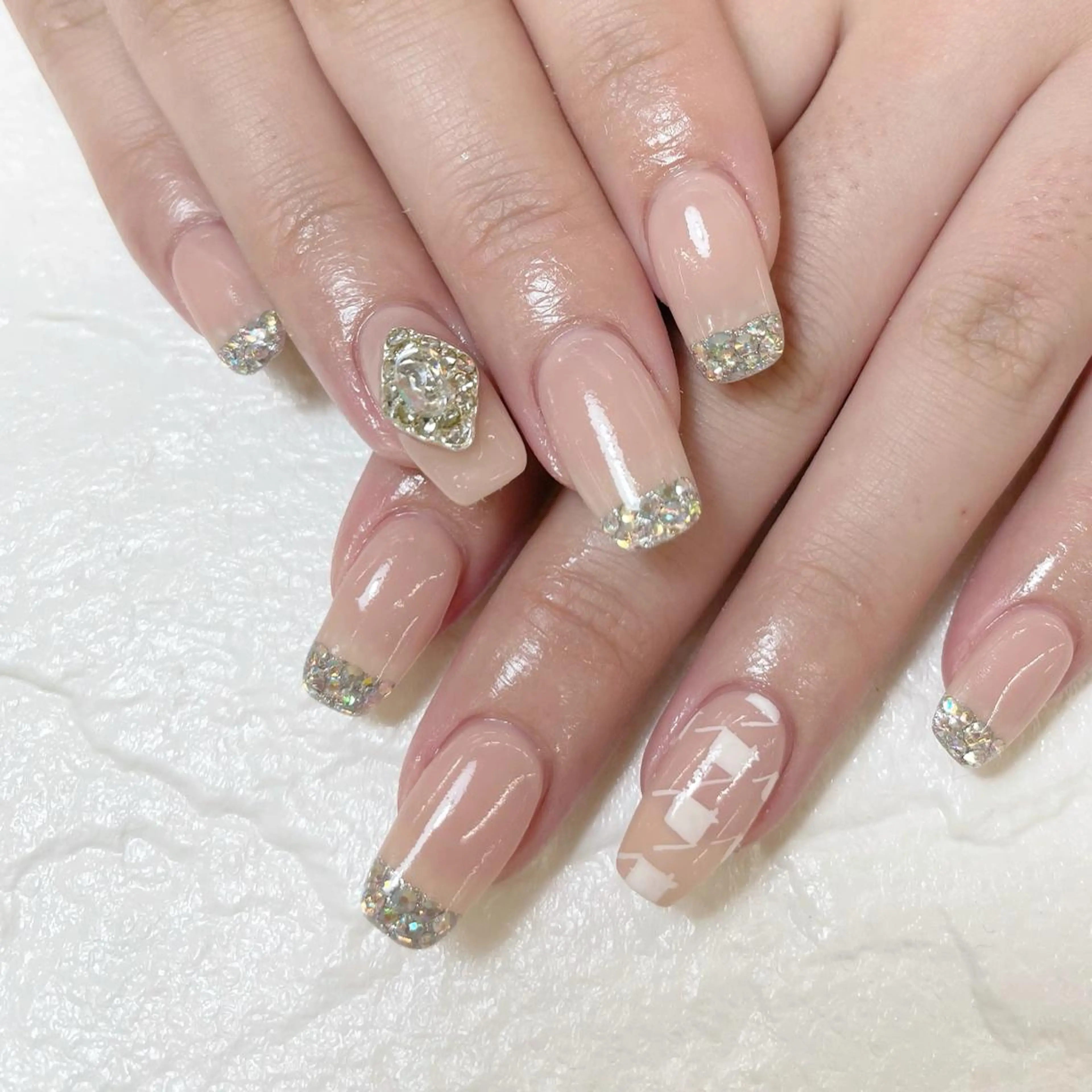 ネイル フレンチネイル キラキラネイル ラメ(グリッター) 持ち込み Nail Blue512所属・Nailist MINORIのネイルデザイン