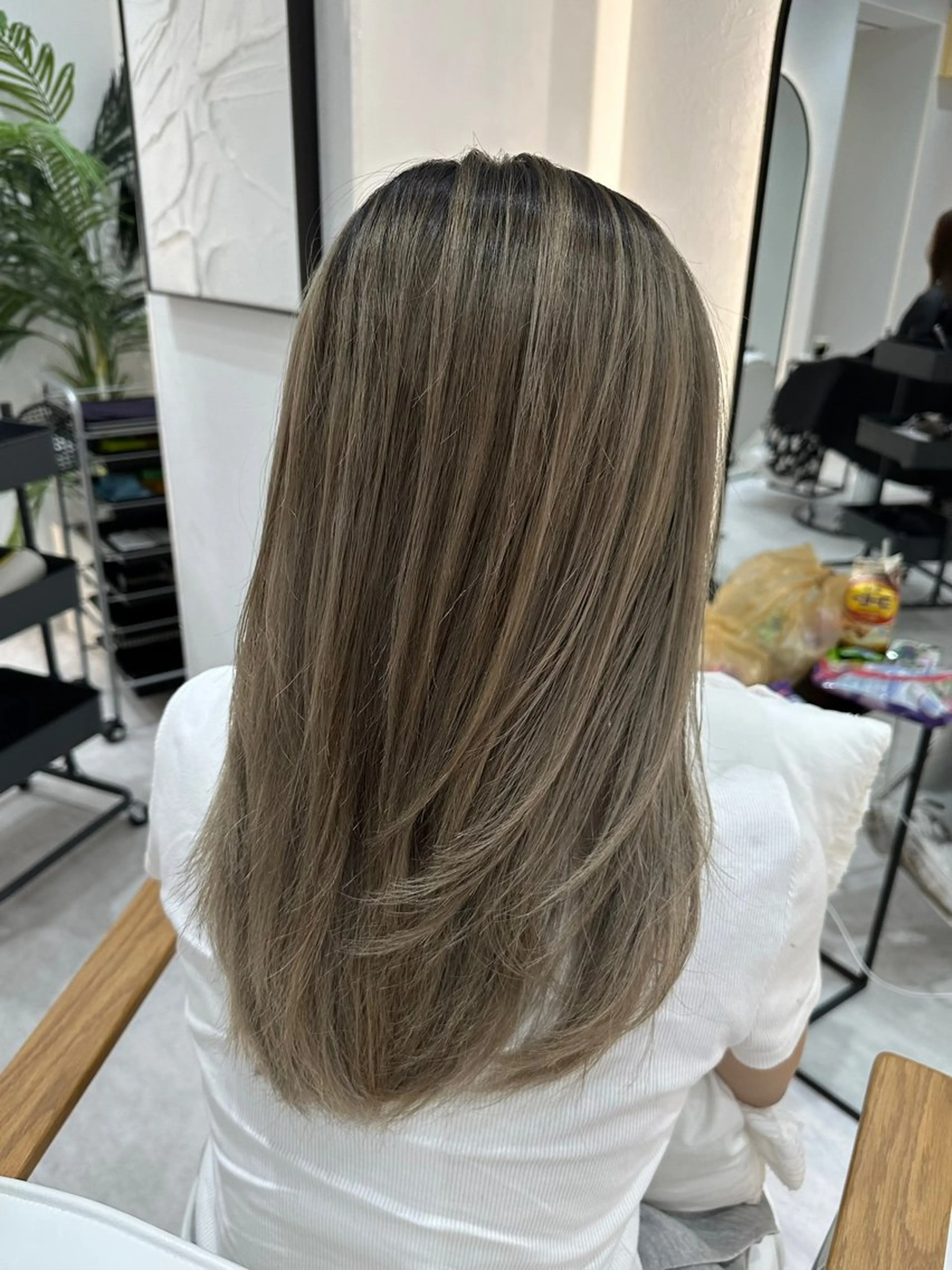 セミロング カラー アッシュ ベージュカラー ブラウンカラー 透明感カラー グレージュ ヘアカラー 赤み消し/オリーブ カーキ/福田れんのヘアスタイル