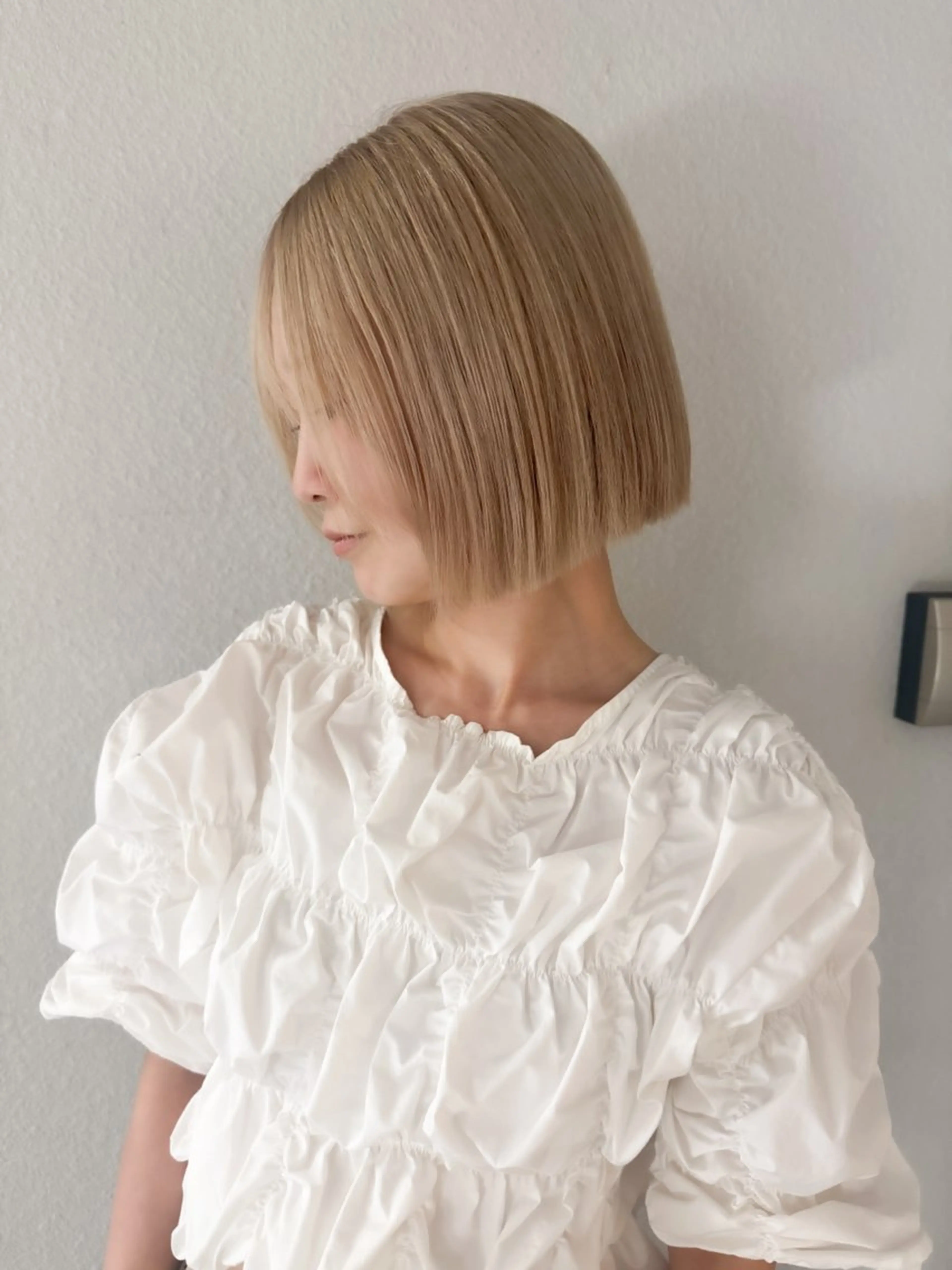 ショート カラー ヘアアレンジ ブリーチ ケアブリーチ 透明感カラー ハイライトカラー ハイトーンカラー カット ヘアカラー トリートメント ミニボブ/ブリーチ 🌈MISATOのヘアスタイル