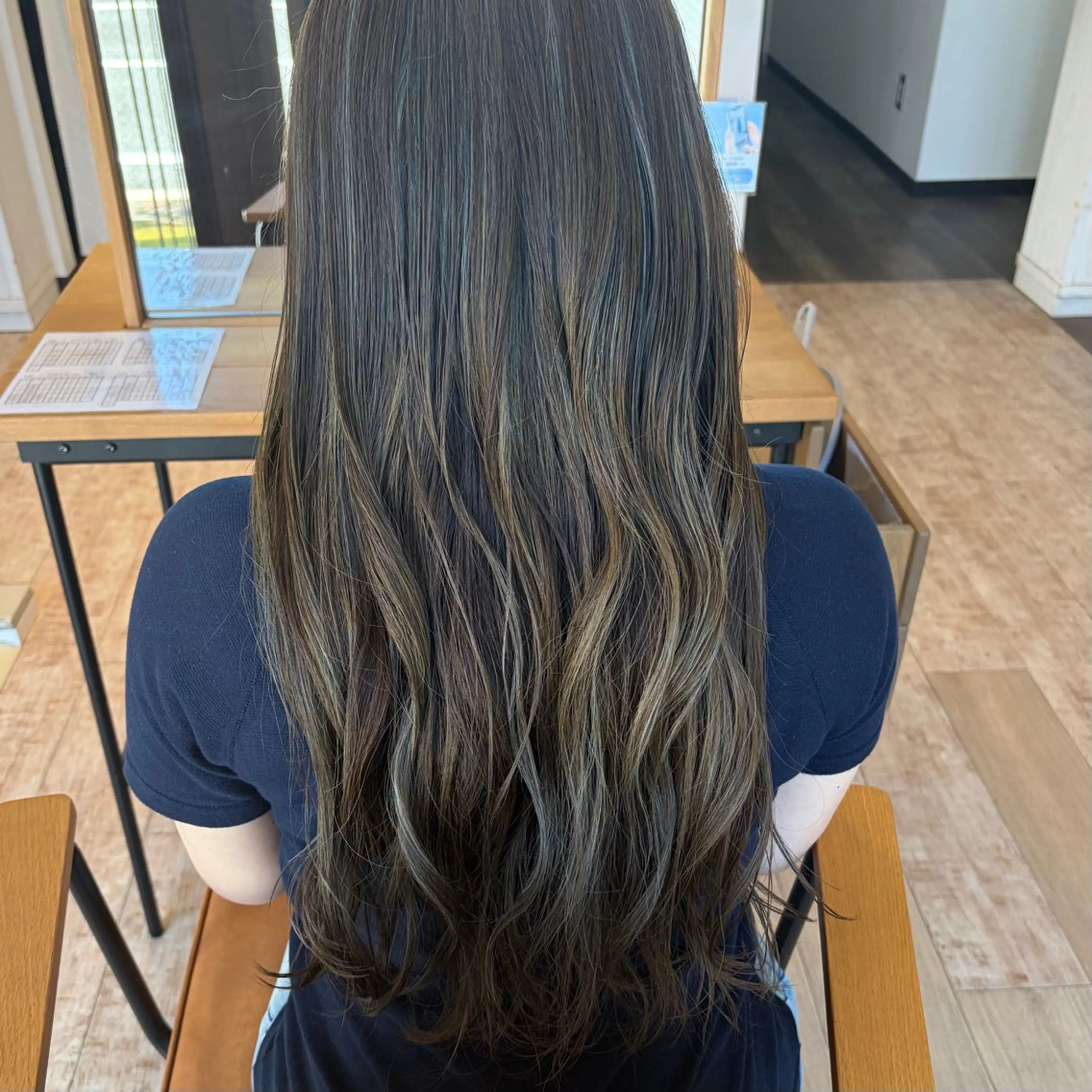 ロング カラー 浅津 菜月のヘアスタイル