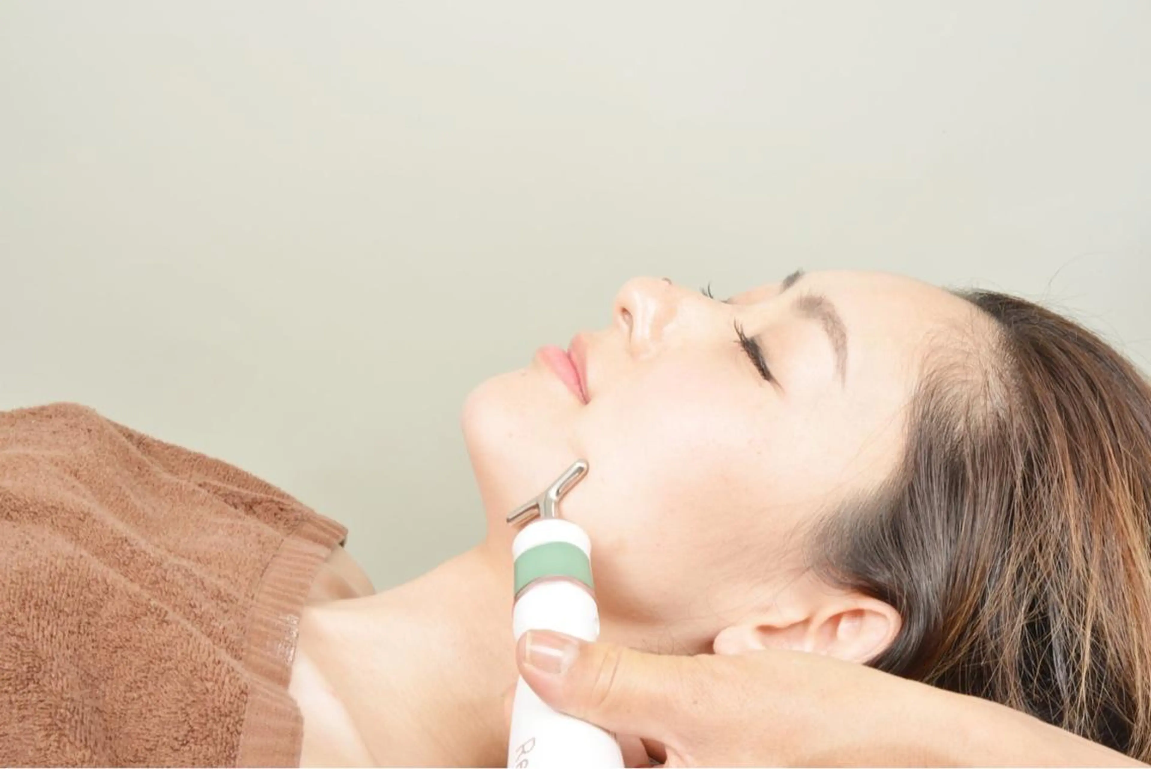 プラズマシャワーフェイシャルトリートメントの写真